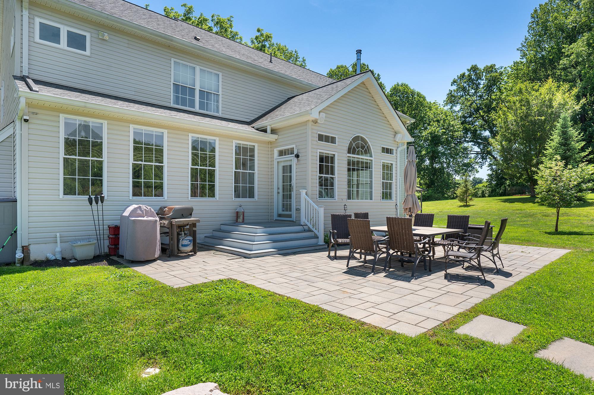 VILLAGE GREEN ESTATES - Residential