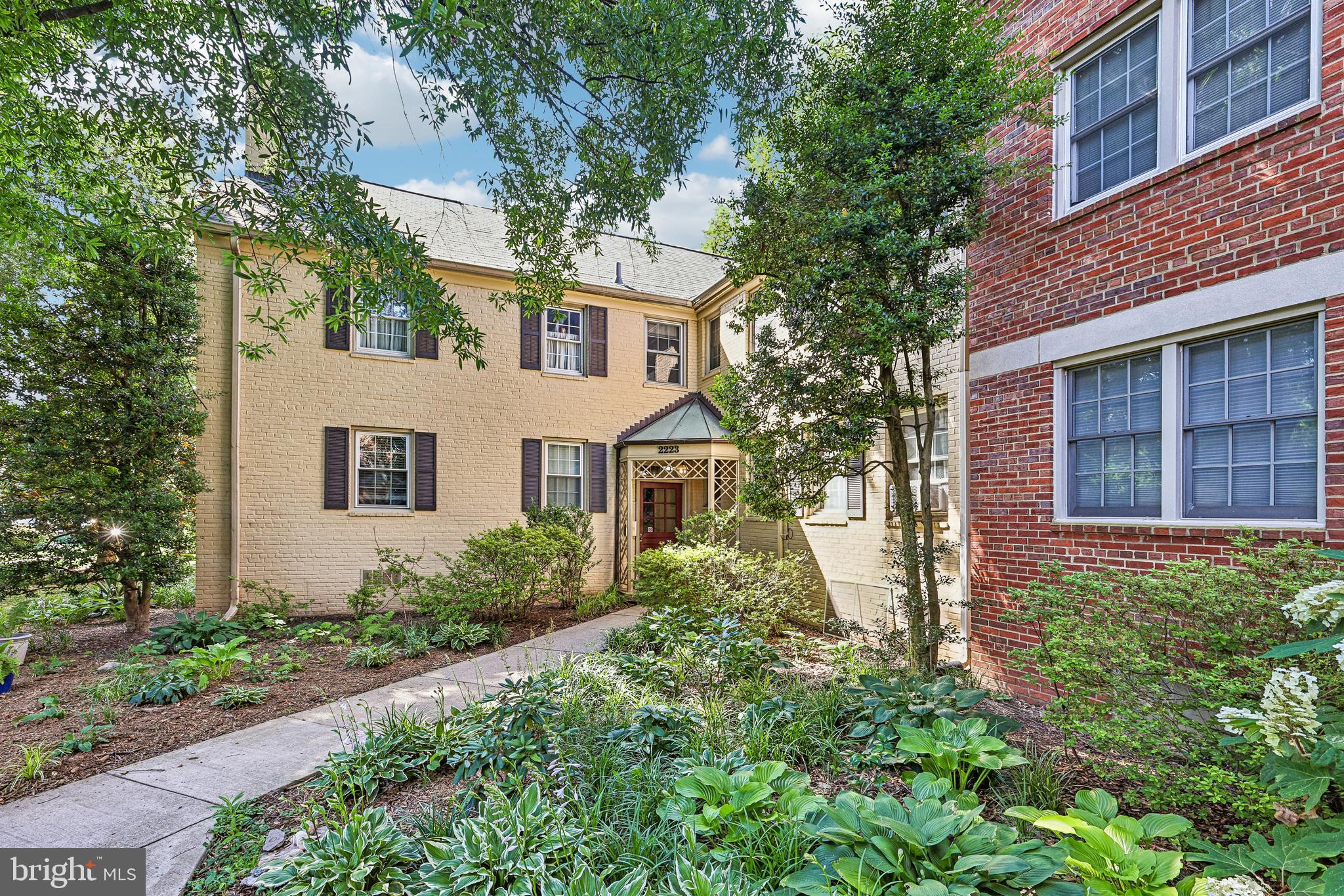 ROCK CREEK VILLAGE CONDOMINIUMS - Residential