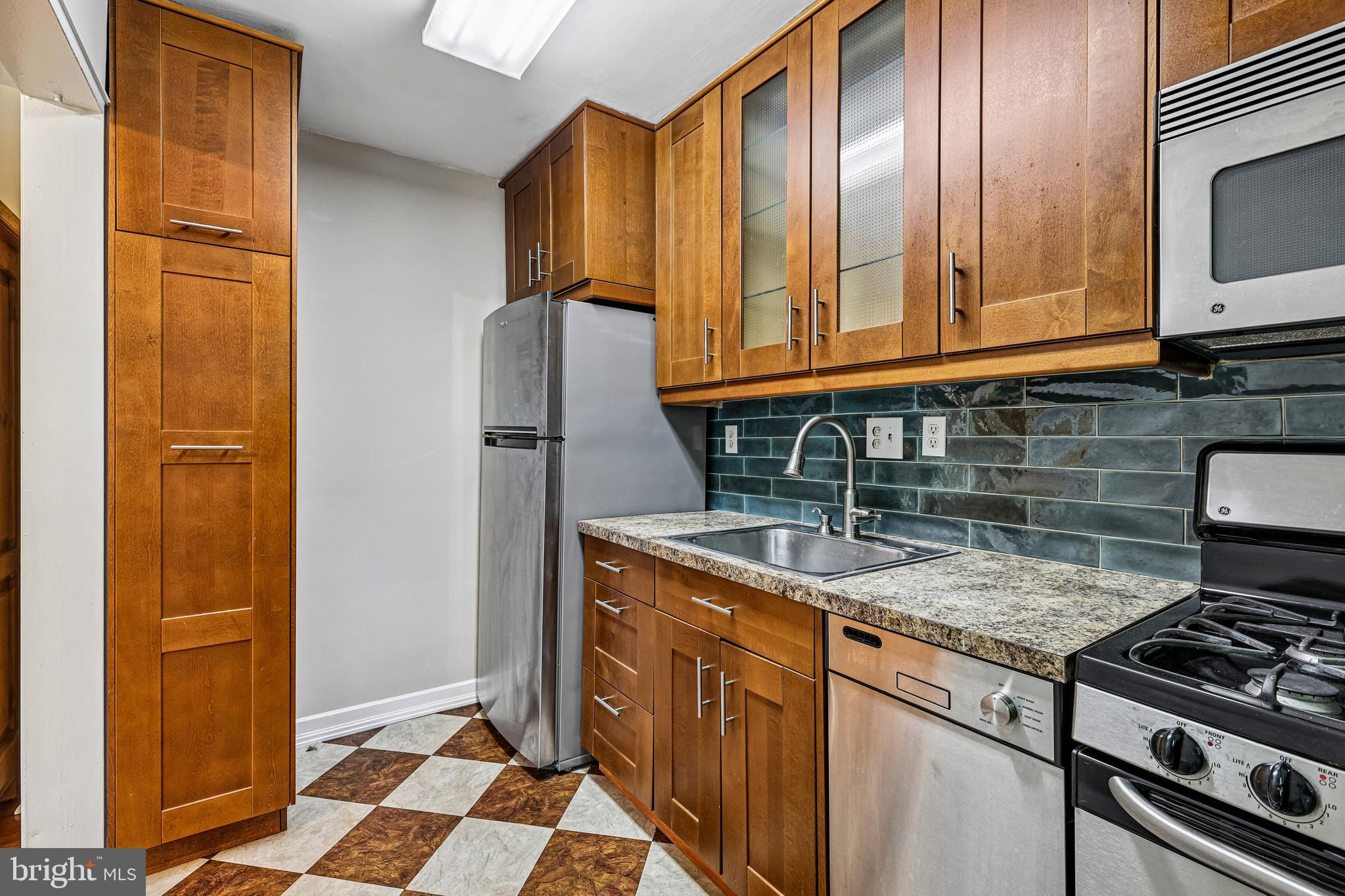 ROCK CREEK VILLAGE CONDOMINIUMS - Residential