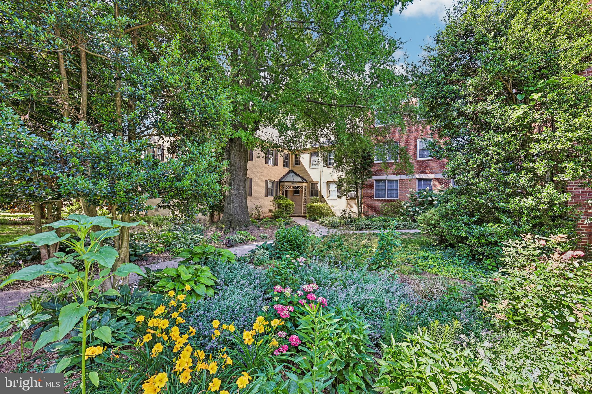 ROCK CREEK VILLAGE CONDOMINIUMS - Residential