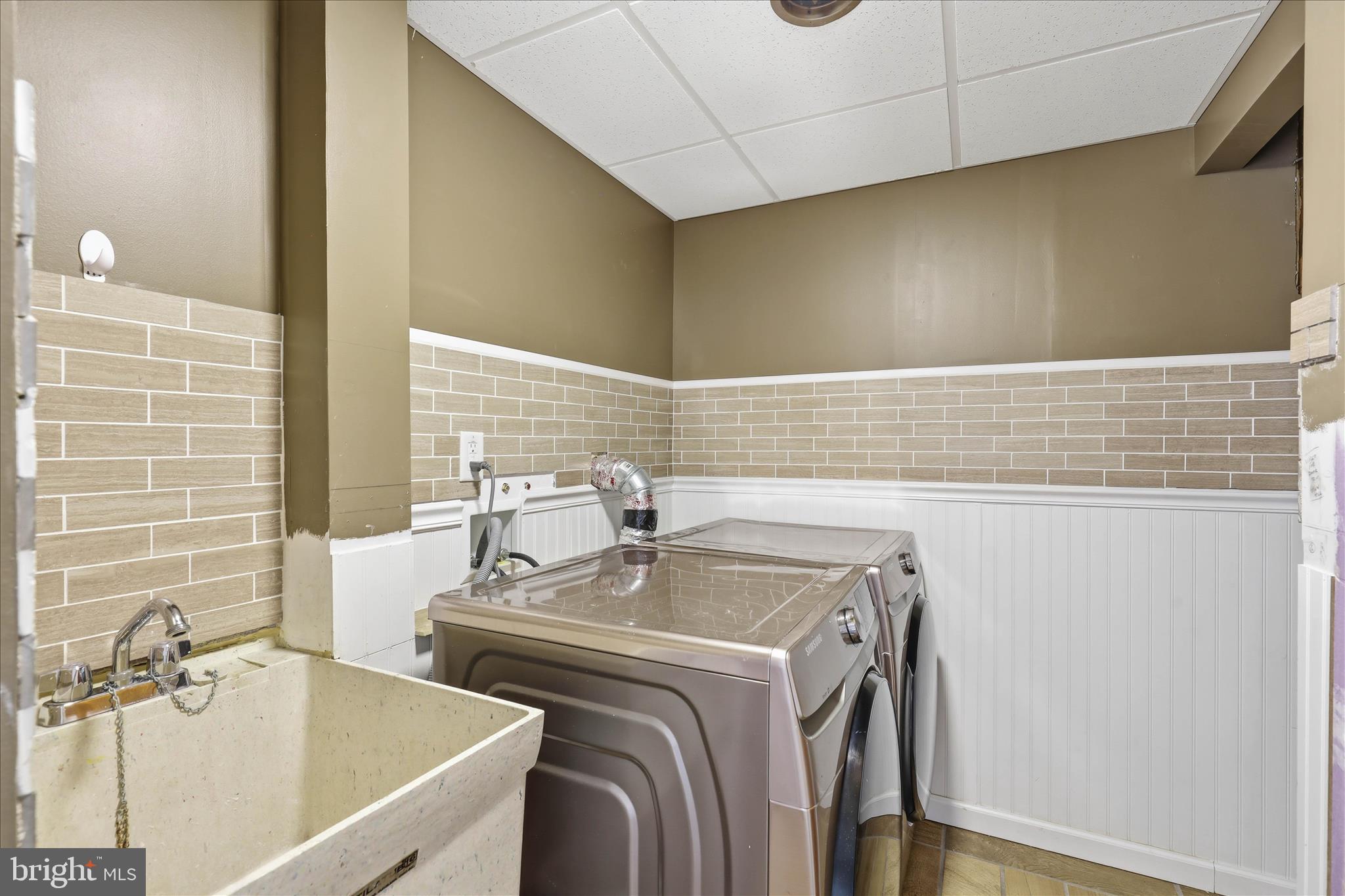 SCHOOL VALLEY FARMS - Residential