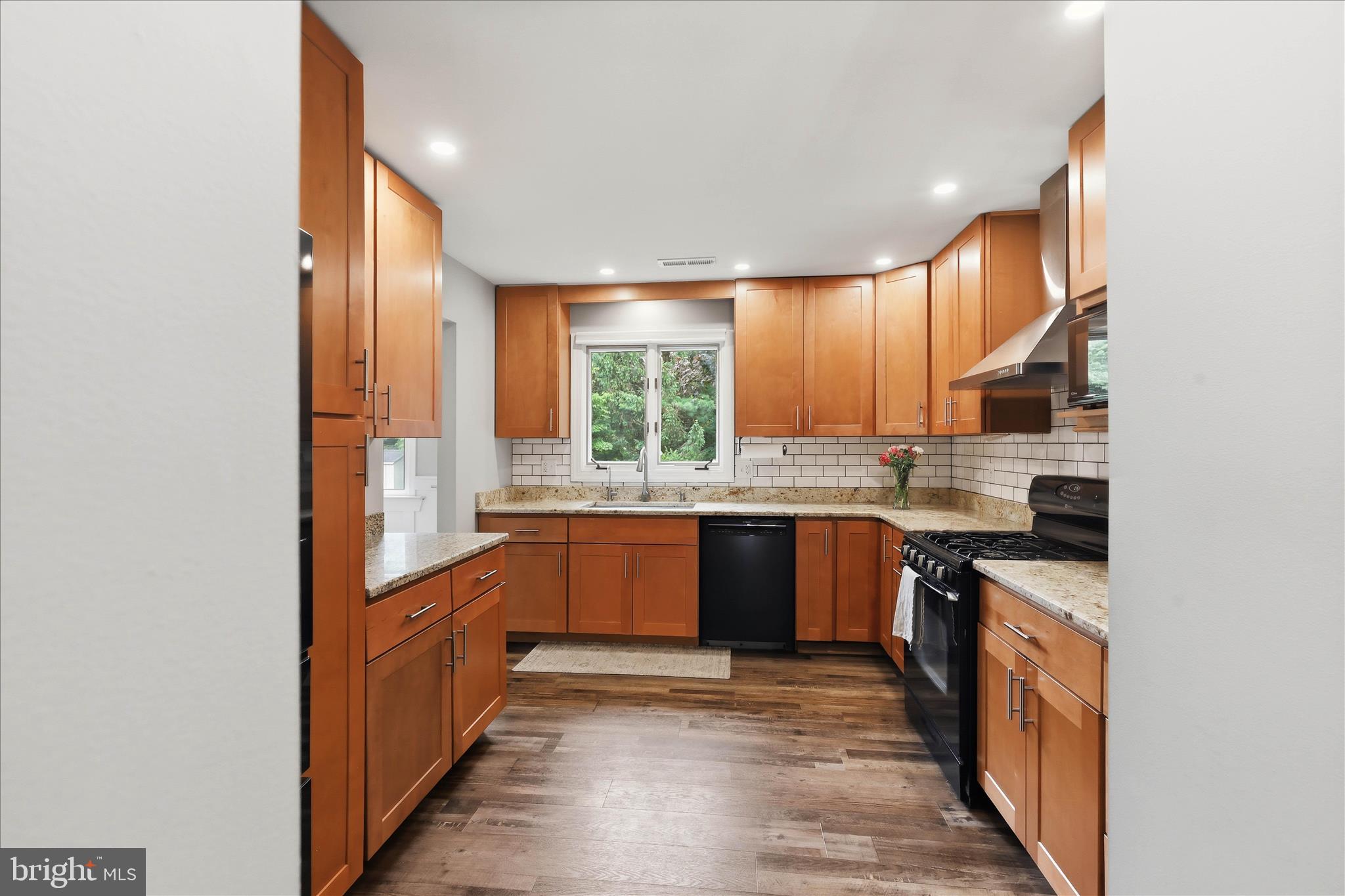 SCHOOL VALLEY FARMS - Residential