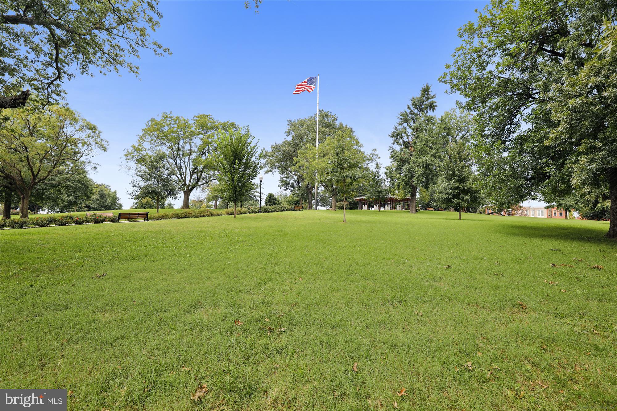 RIVERSIDE PARK - Residential