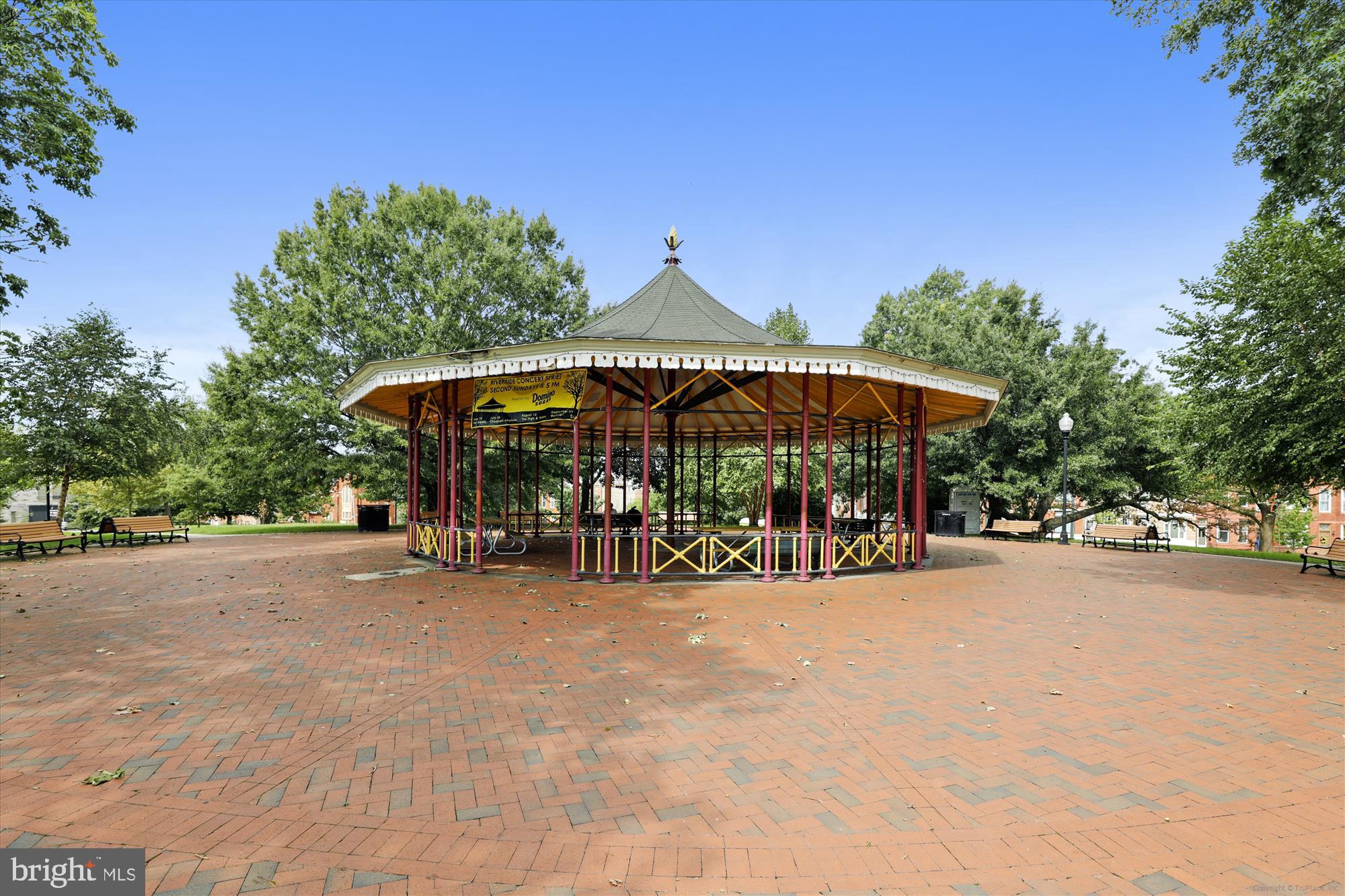 RIVERSIDE PARK - Residential