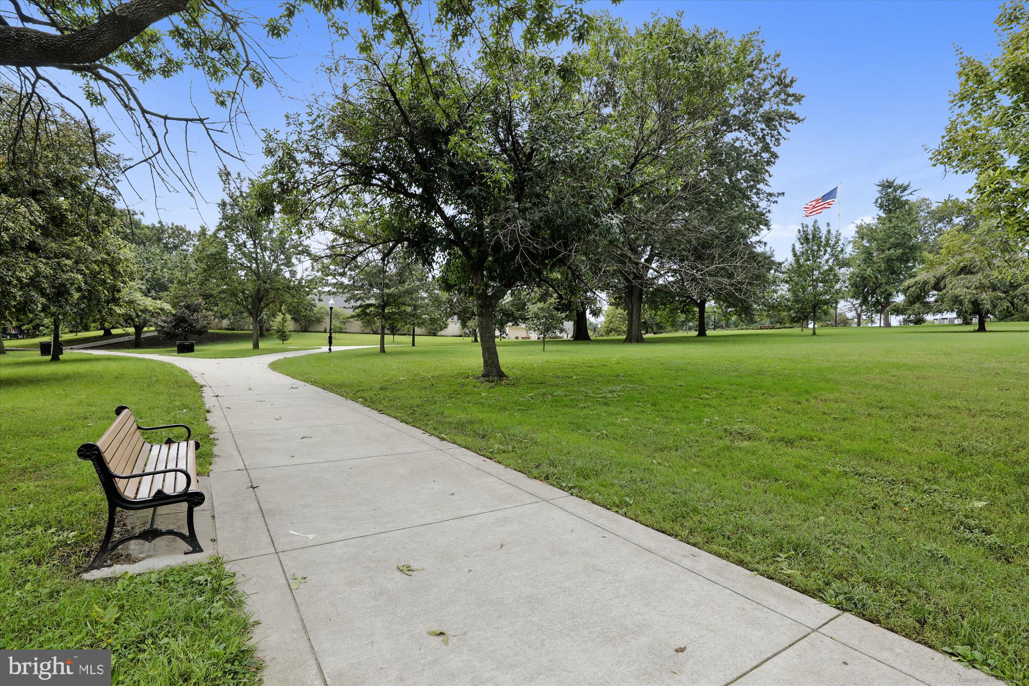 RIVERSIDE PARK - Residential