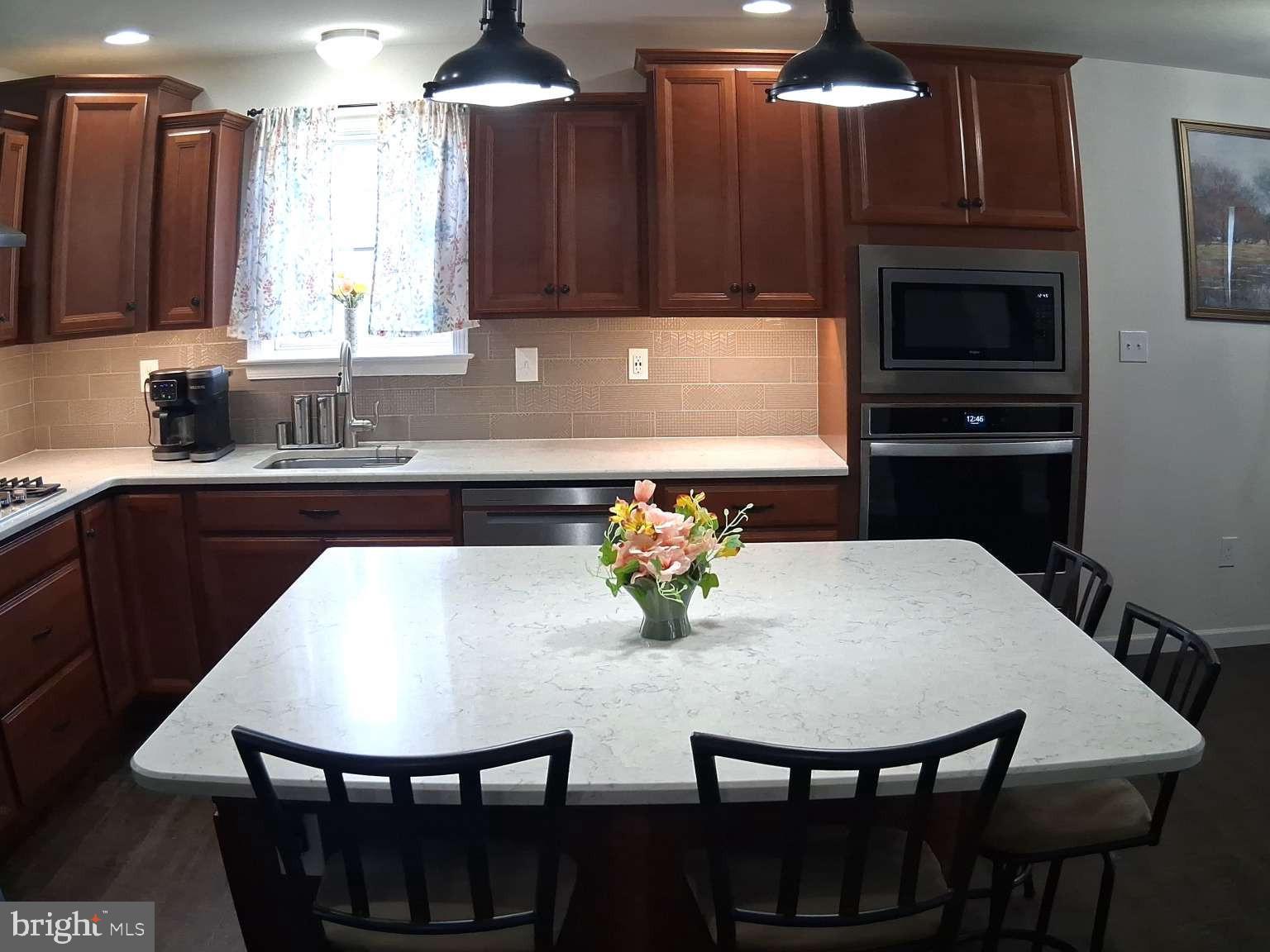 ROLLING MEADOWS - Residential