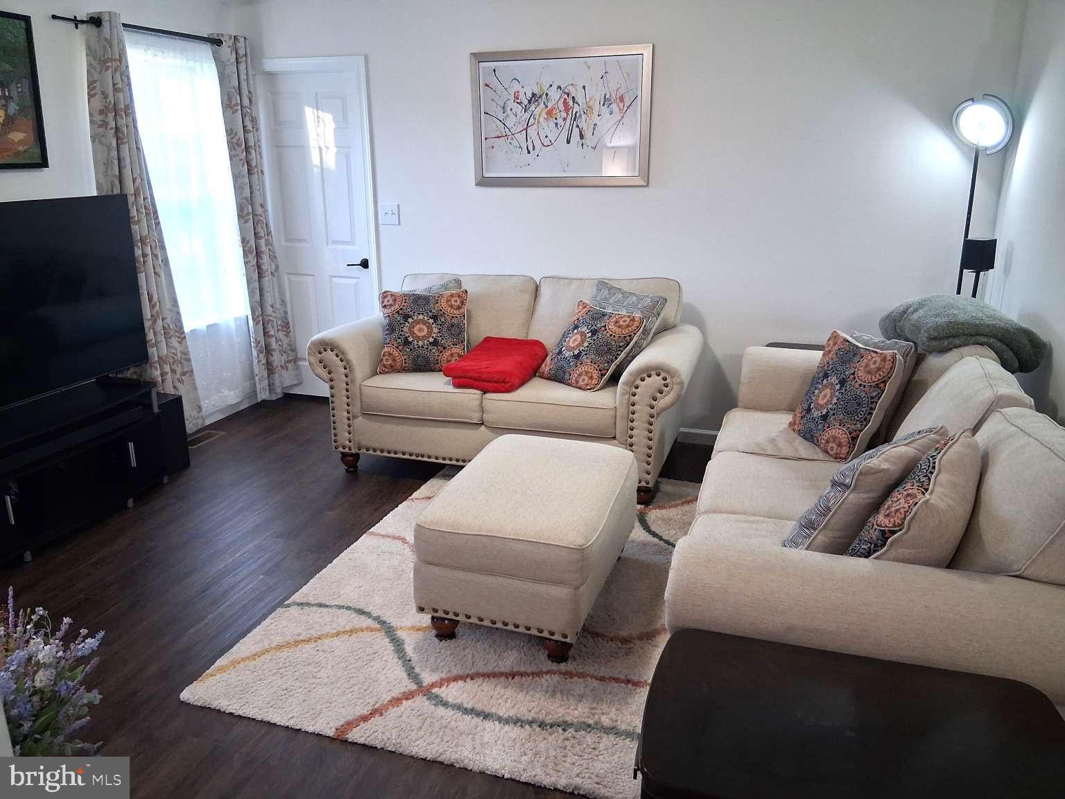 ROLLING MEADOWS - Residential