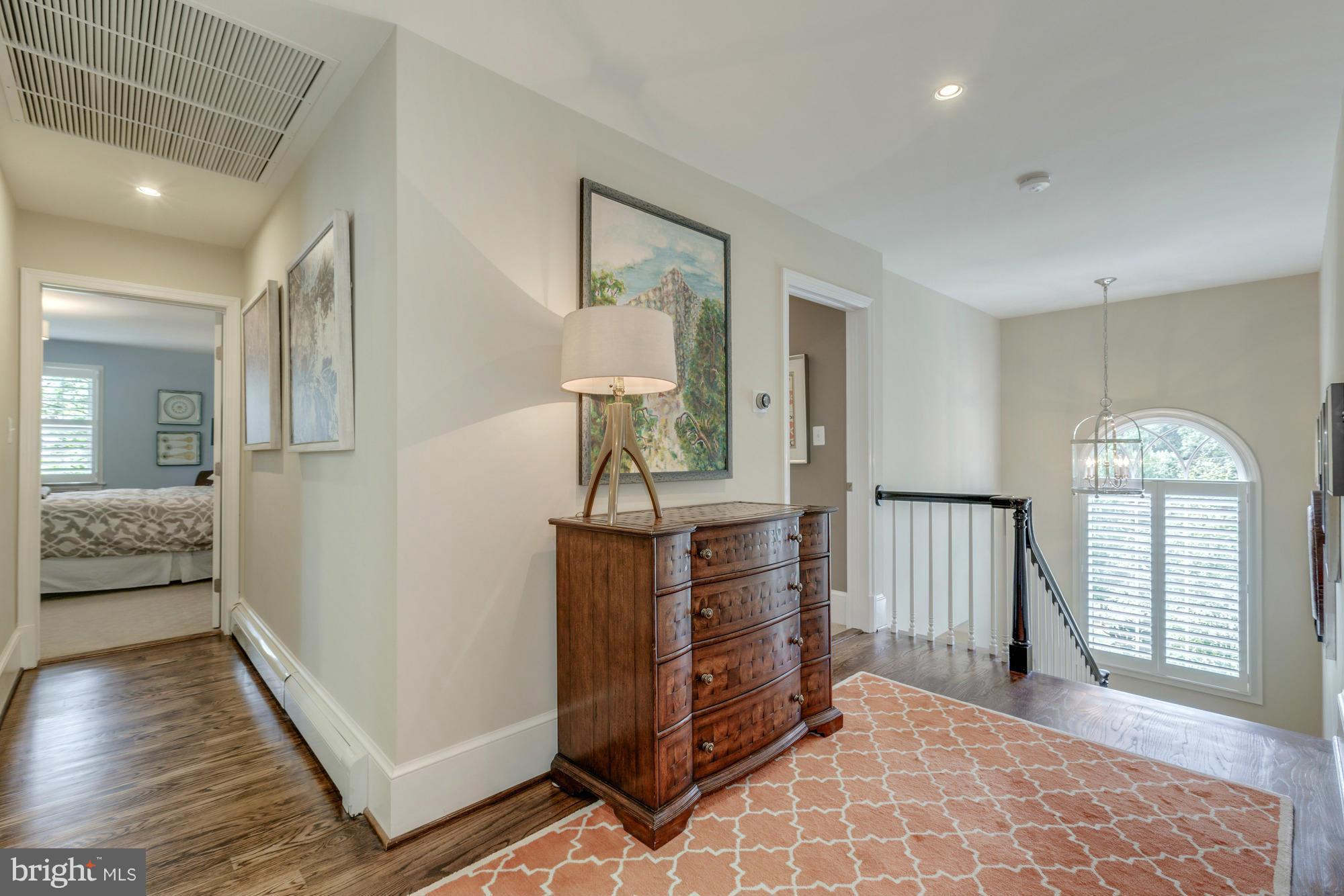 COUNTRY CLUB HILLS - Residential