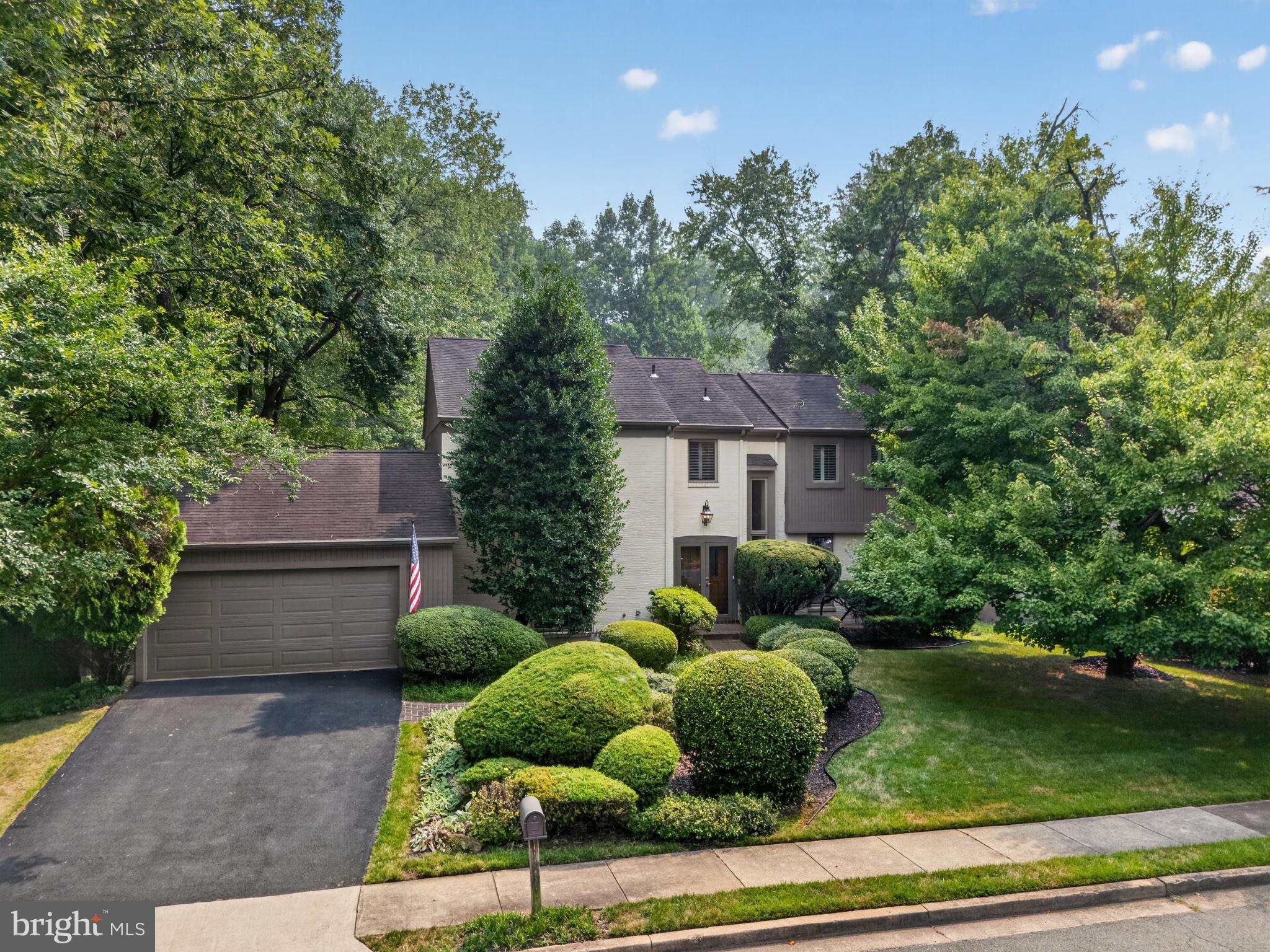 FOX MILL WOODS - Residential