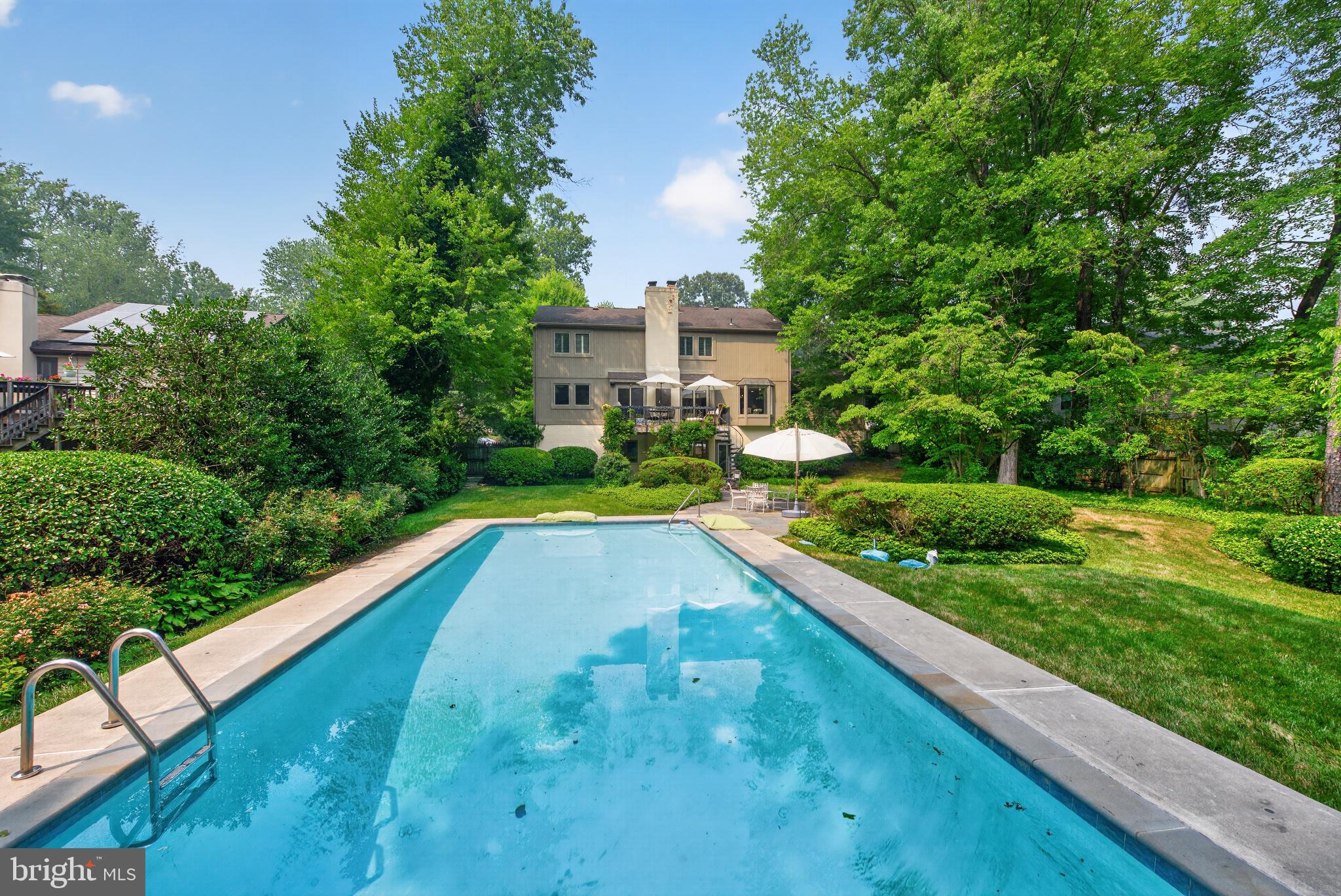 FOX MILL WOODS - Residential