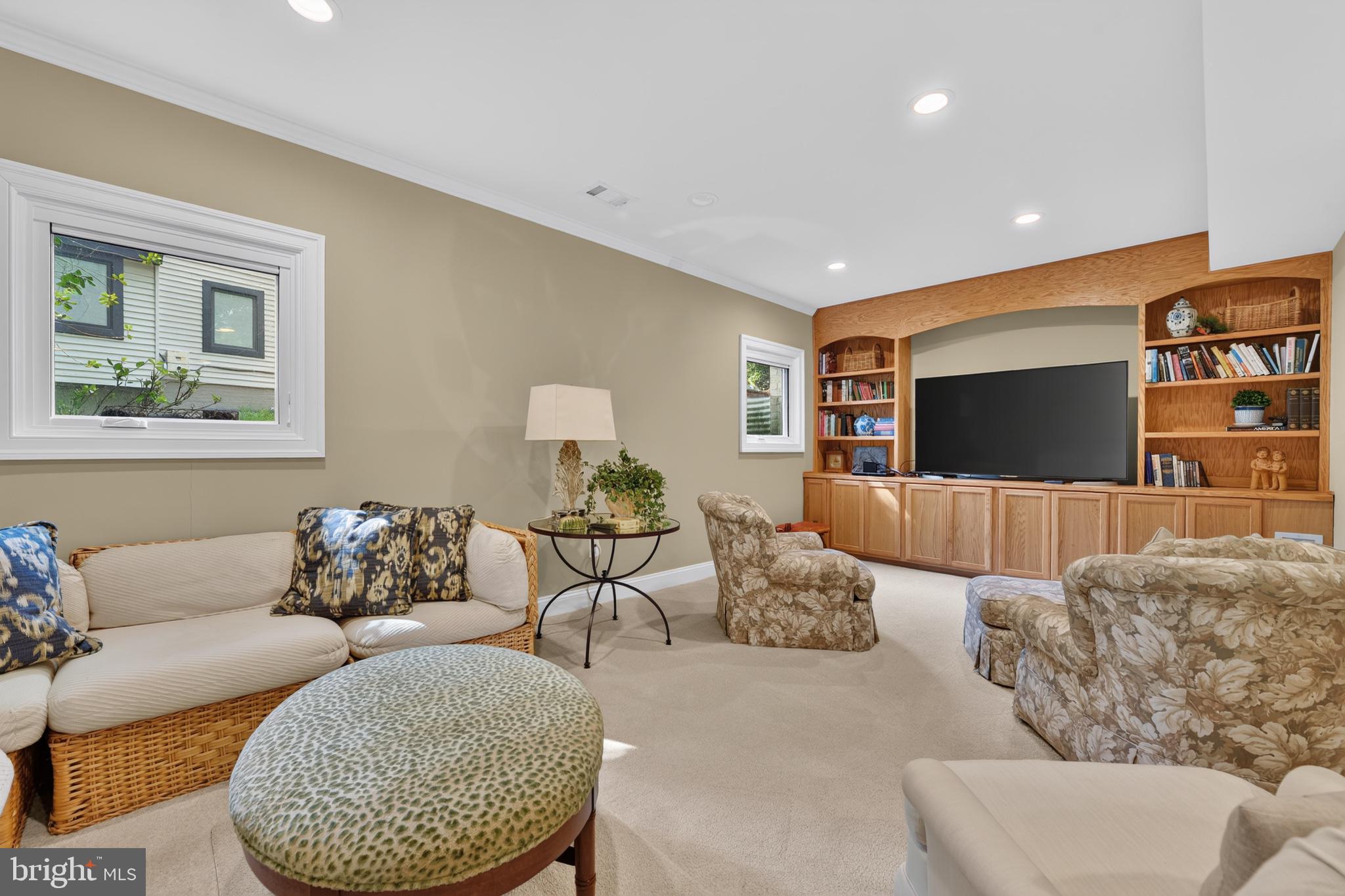 FOX MILL WOODS - Residential