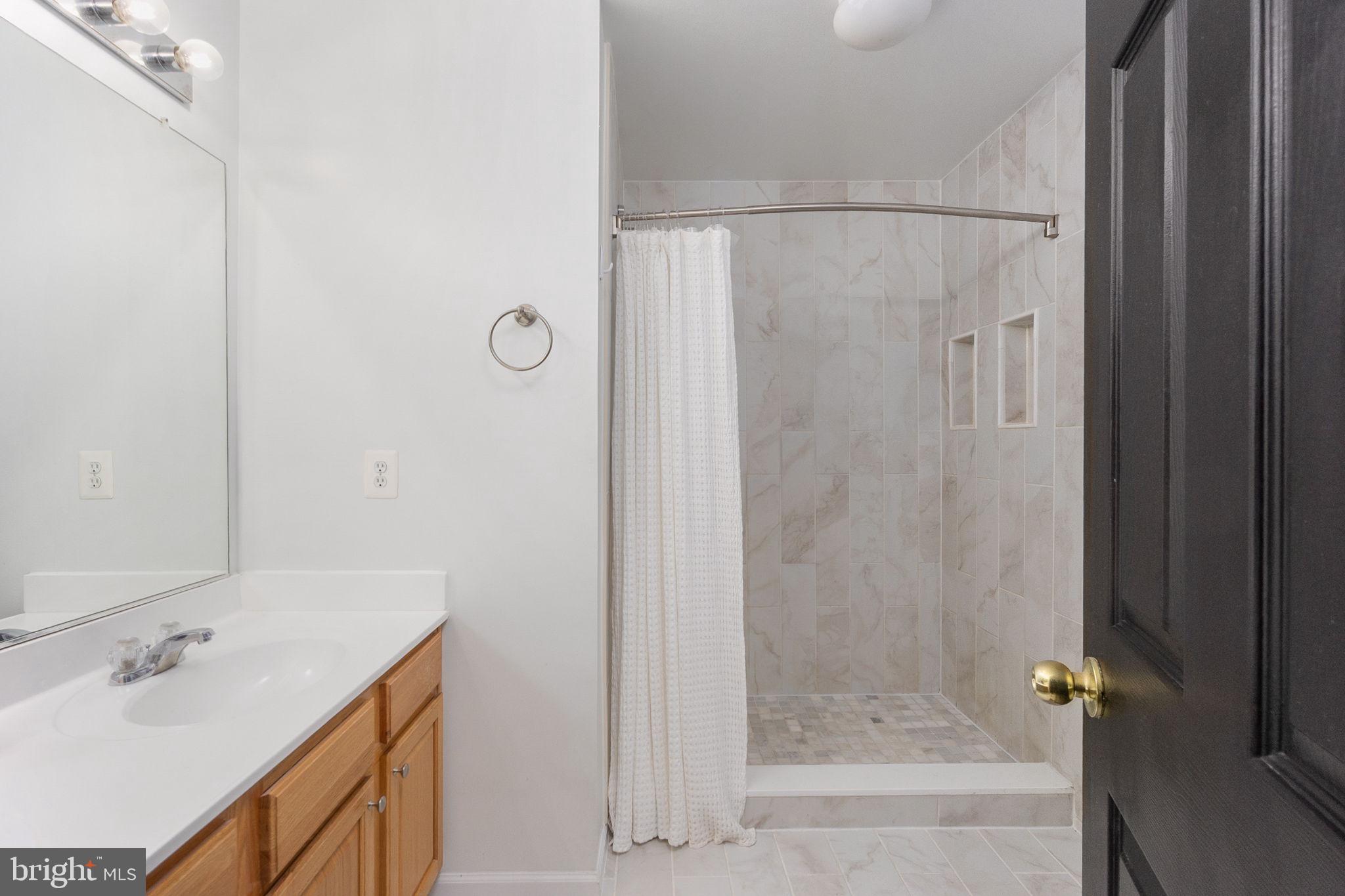 AMBER SPRING - Residential