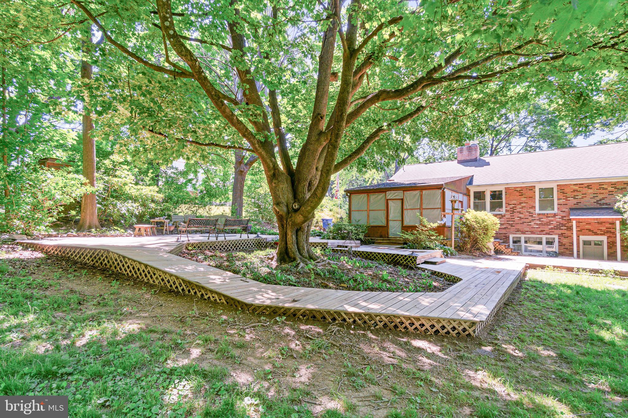 DAMASCUS MANOR - Residential