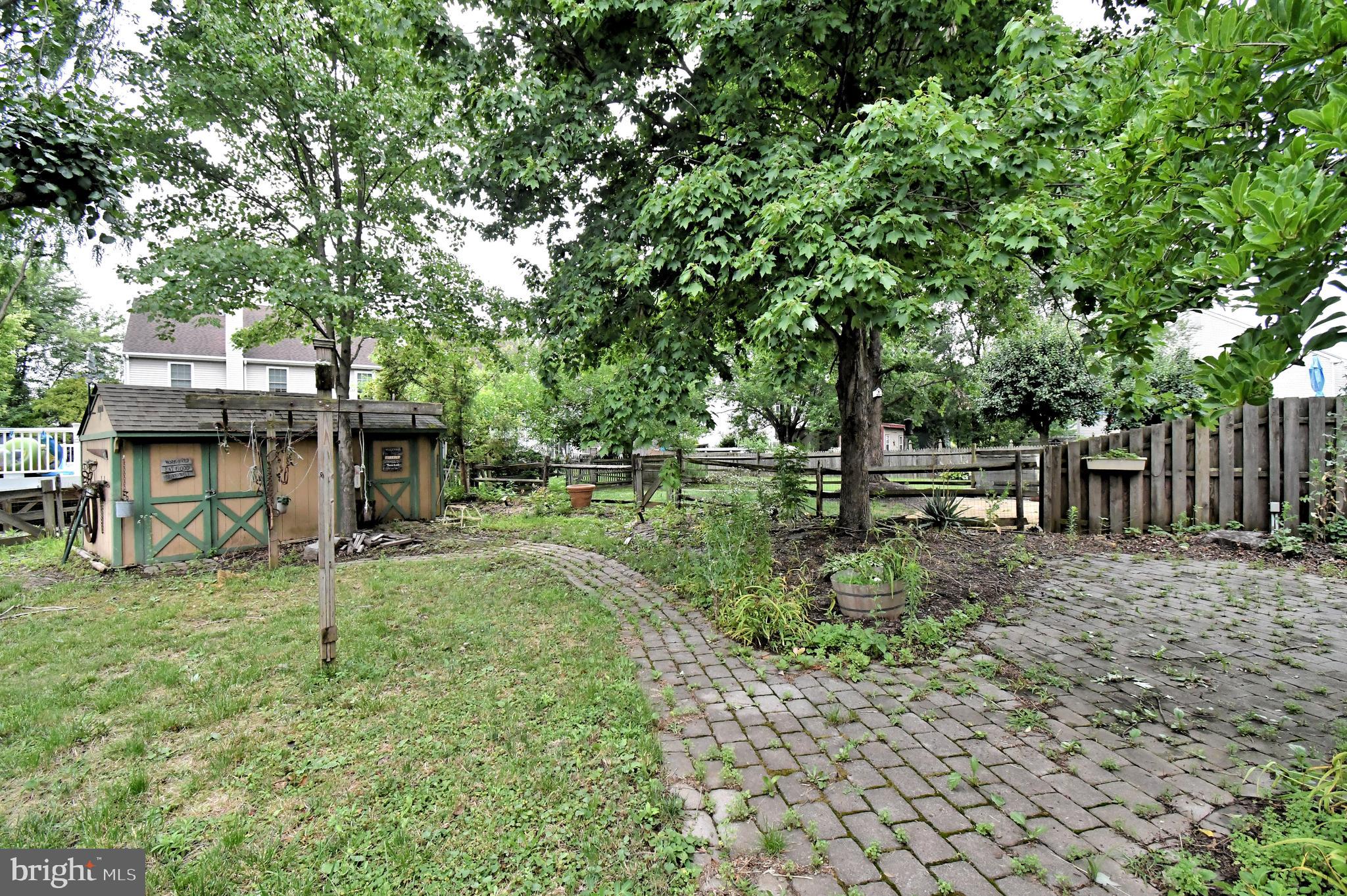PEAR TREE VIL - Residential
