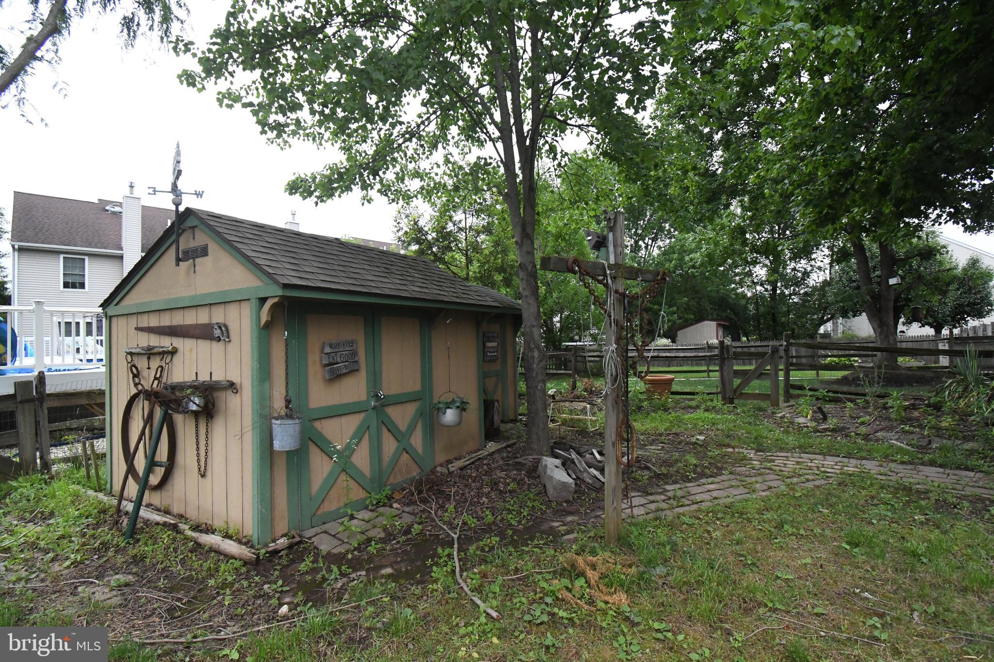 PEAR TREE VIL - Residential