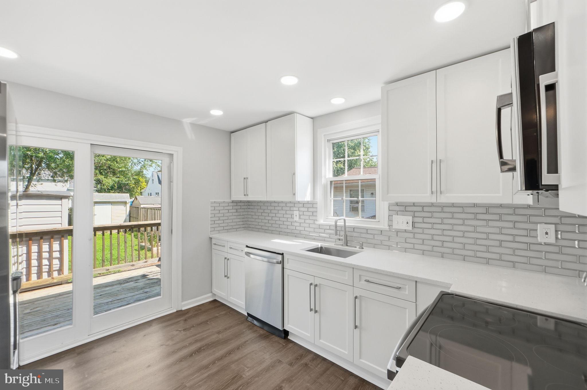 RIVIERA BEACH - Residential