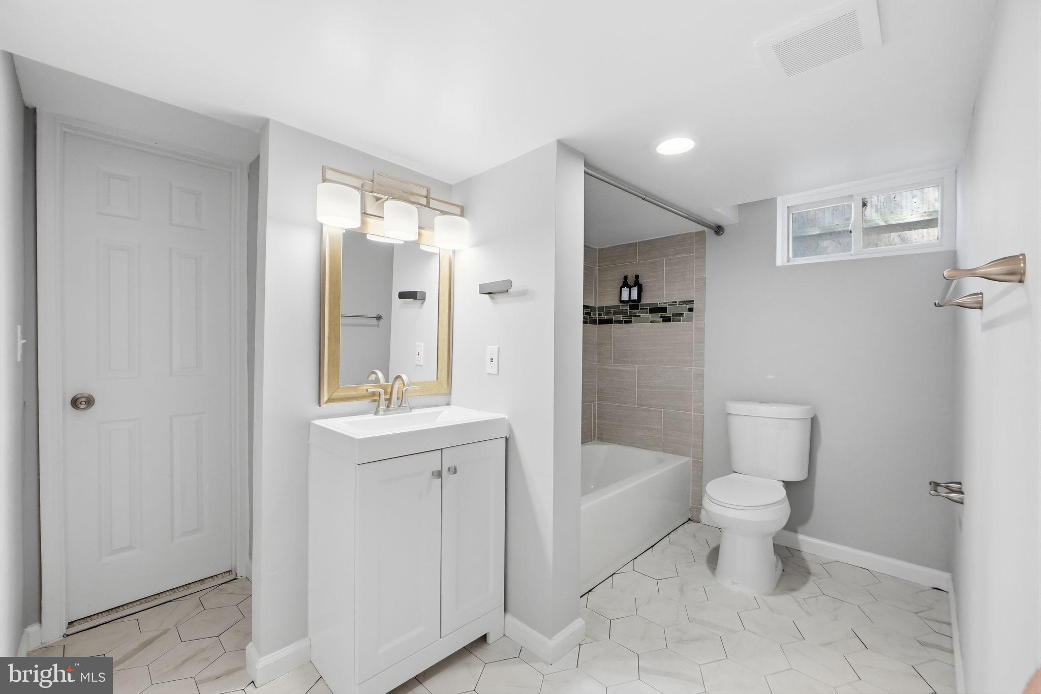 RIVIERA BEACH - Residential