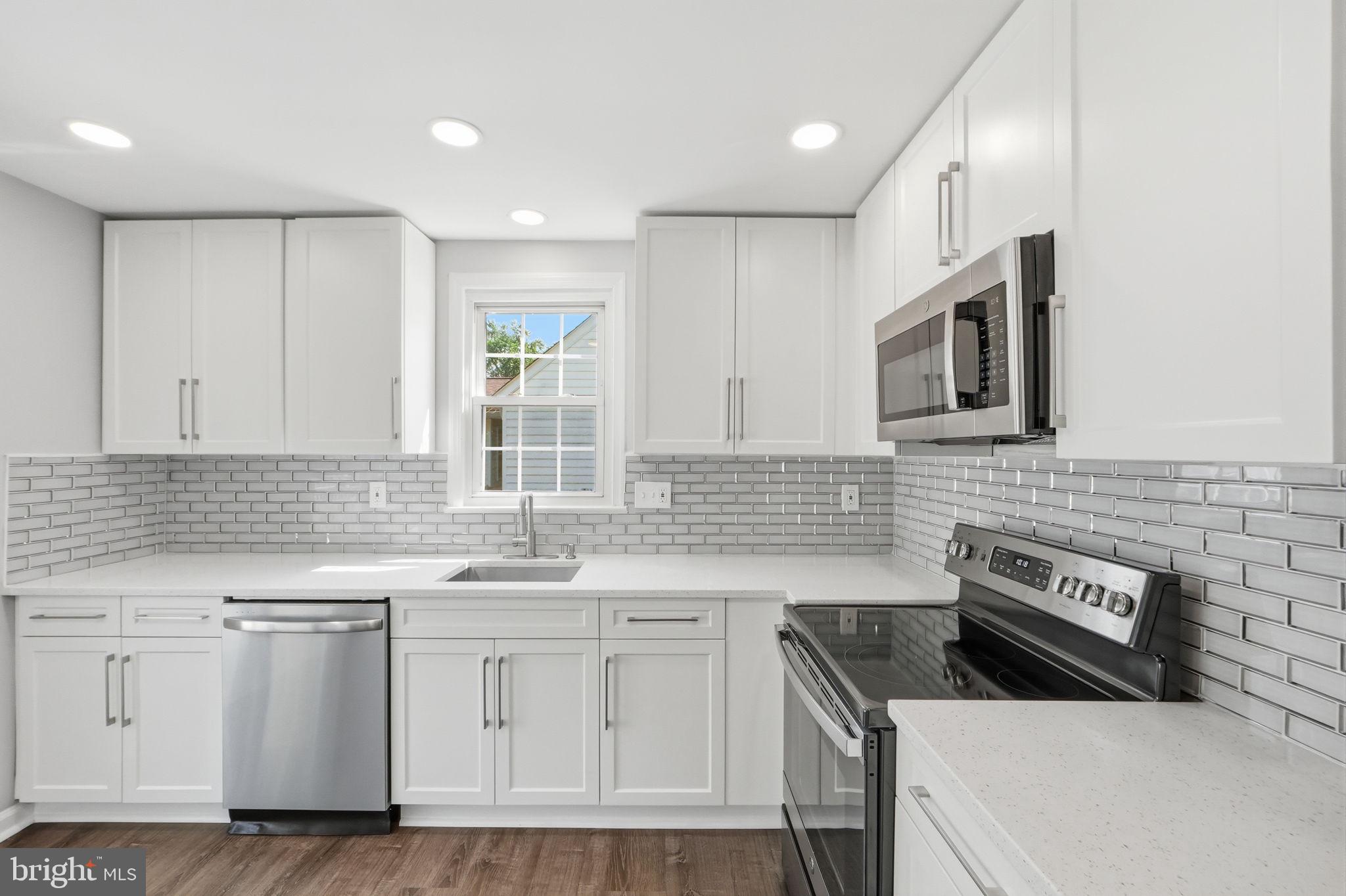 RIVIERA BEACH - Residential