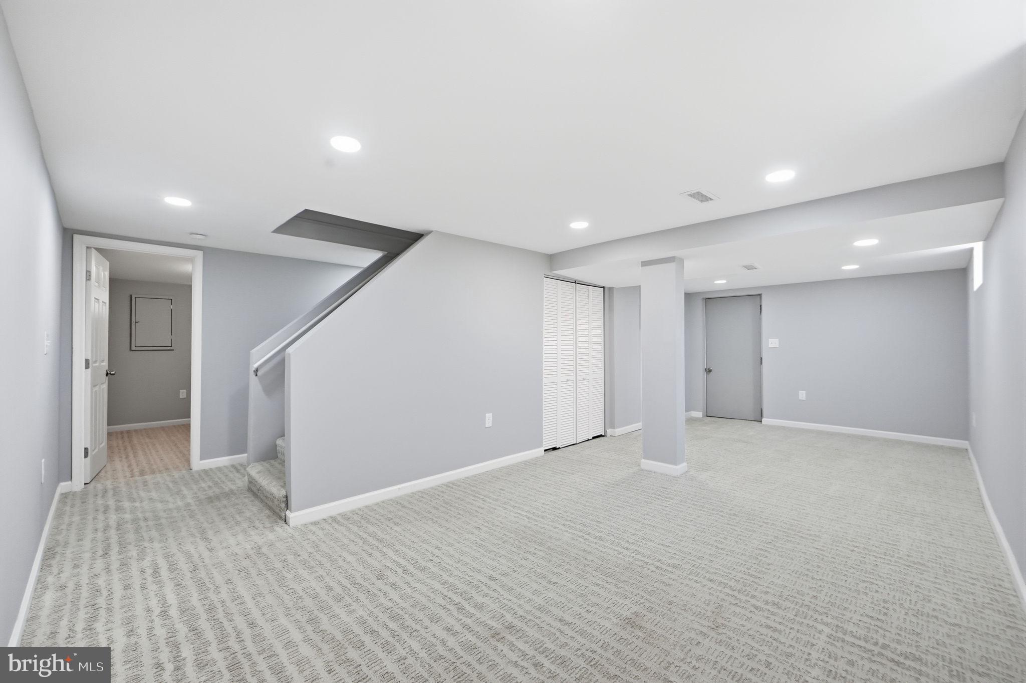 RIVIERA BEACH - Residential