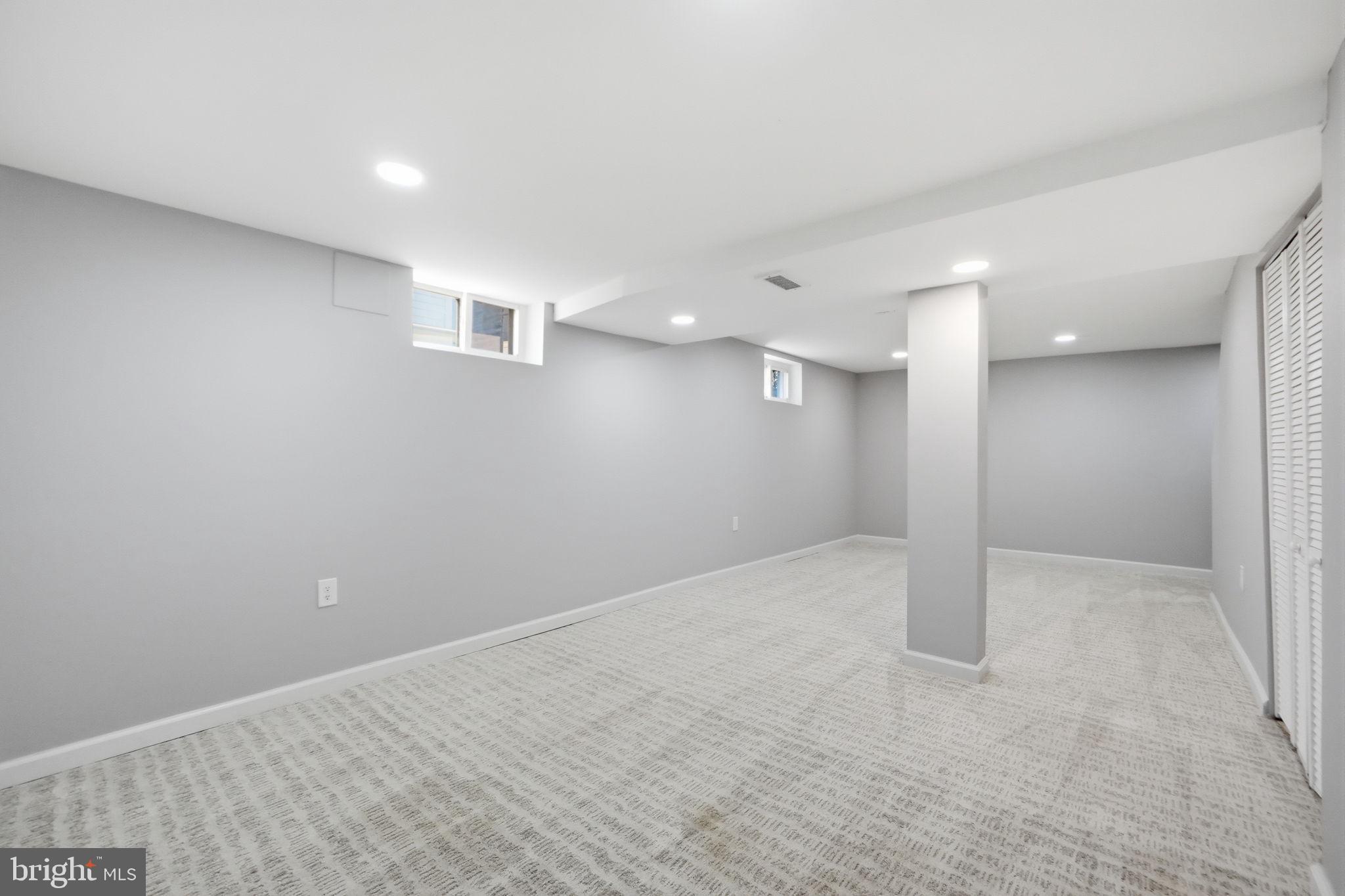 RIVIERA BEACH - Residential