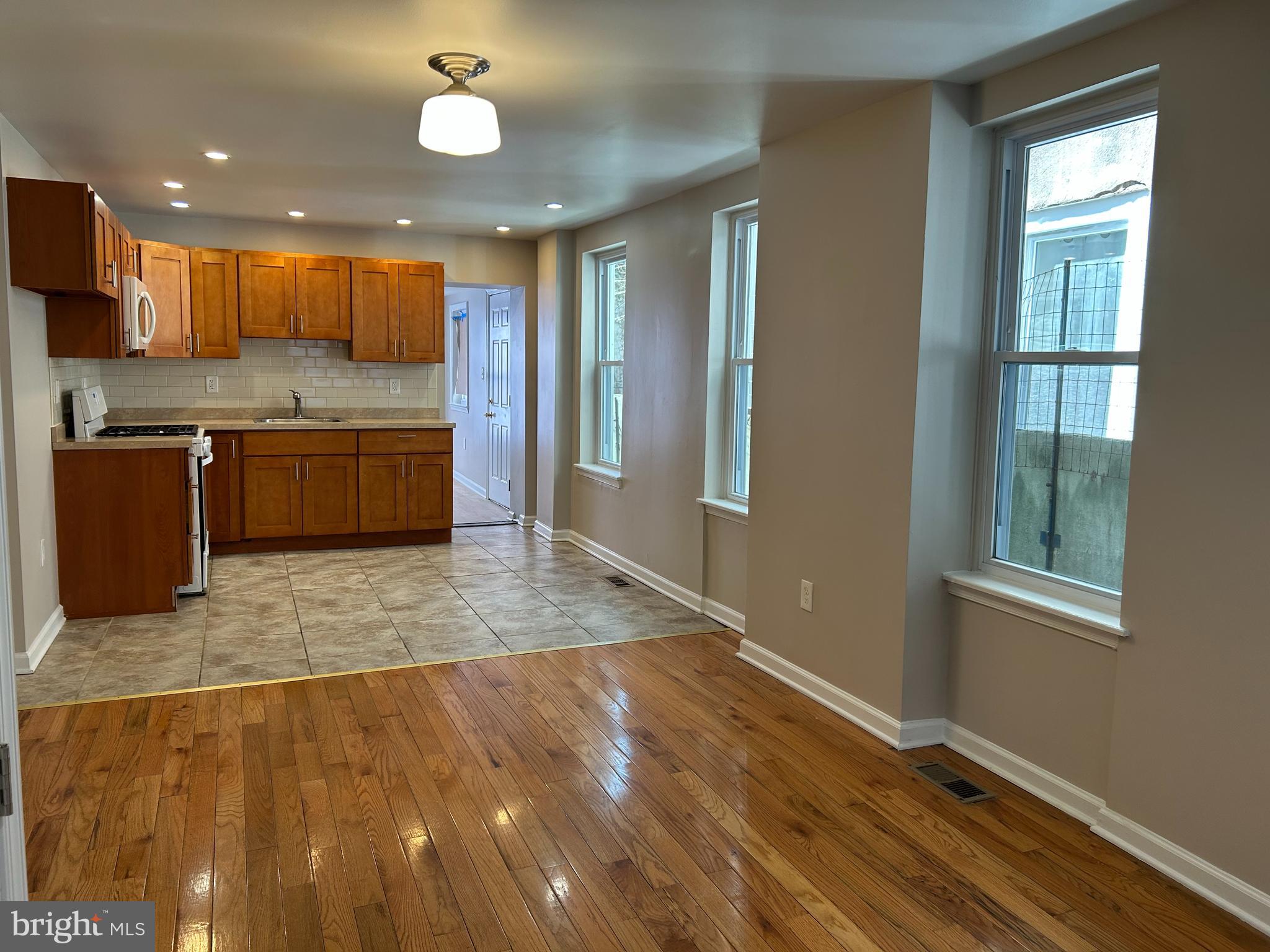 PHILADELPHIA (WEST) - Residential