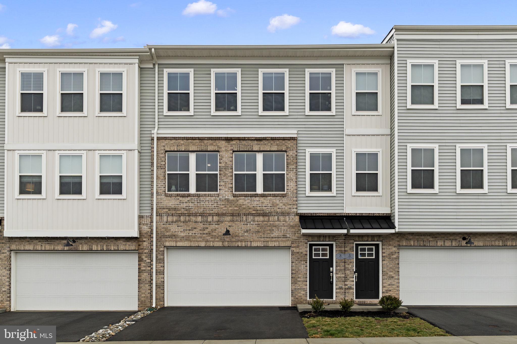 RIVER POINTE - Residential