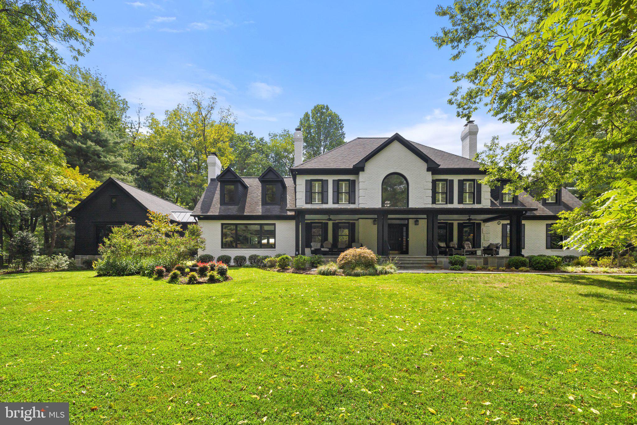 FOUR CHIMNEYS - Residential