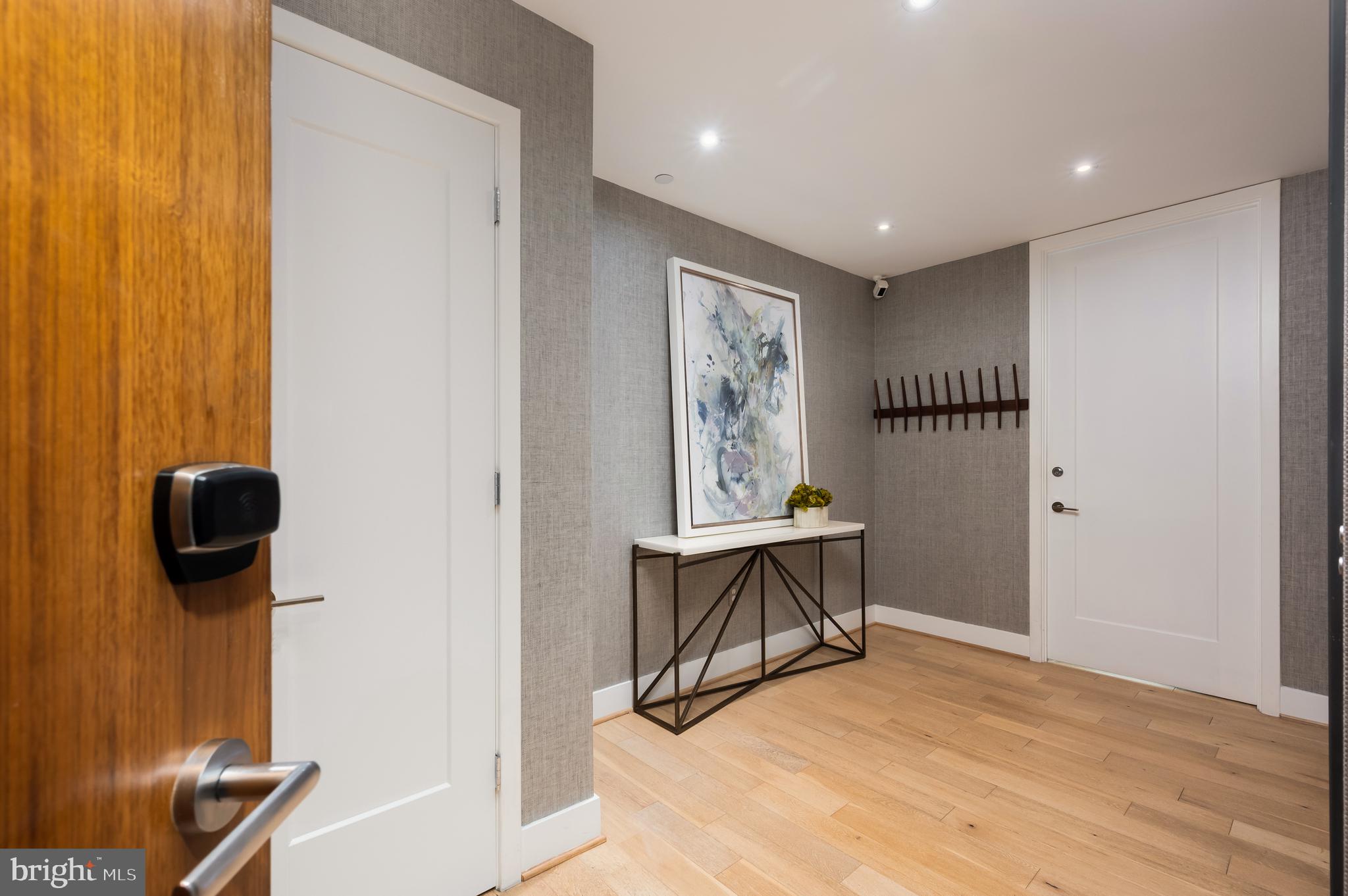 WATERFRONT SW RLA - Residential