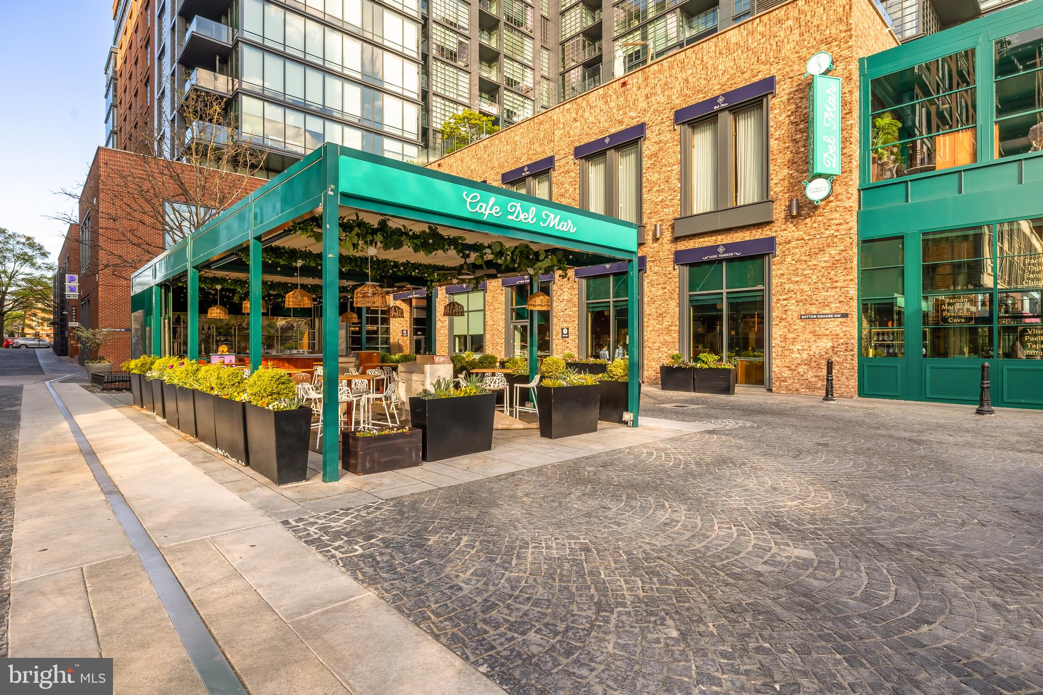 WATERFRONT SW RLA - Residential