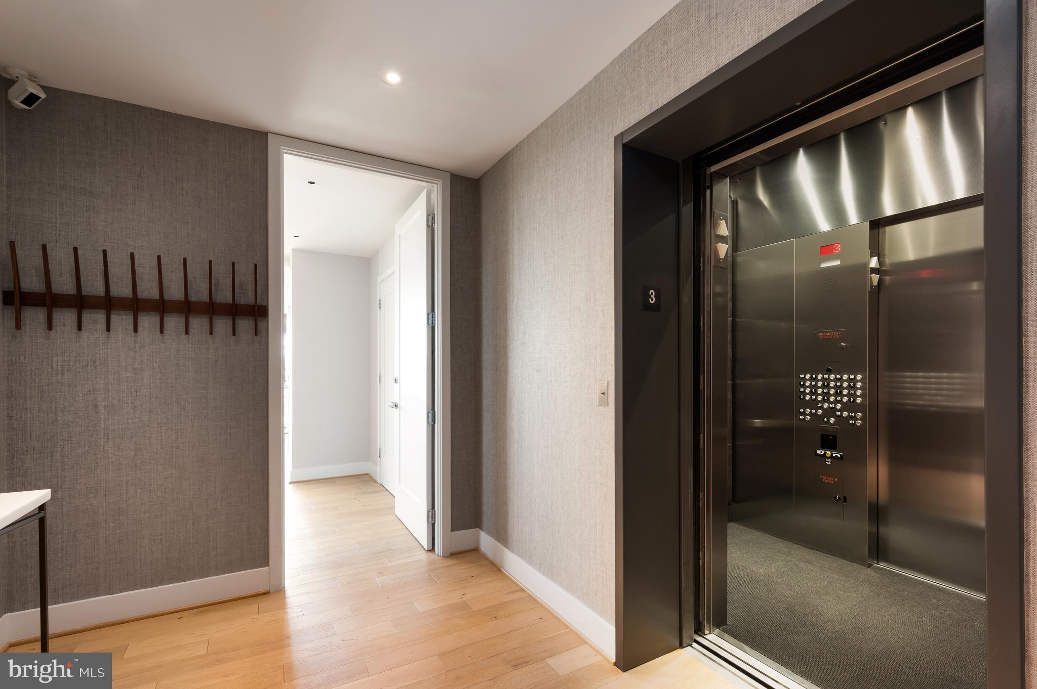 WATERFRONT SW RLA - Residential