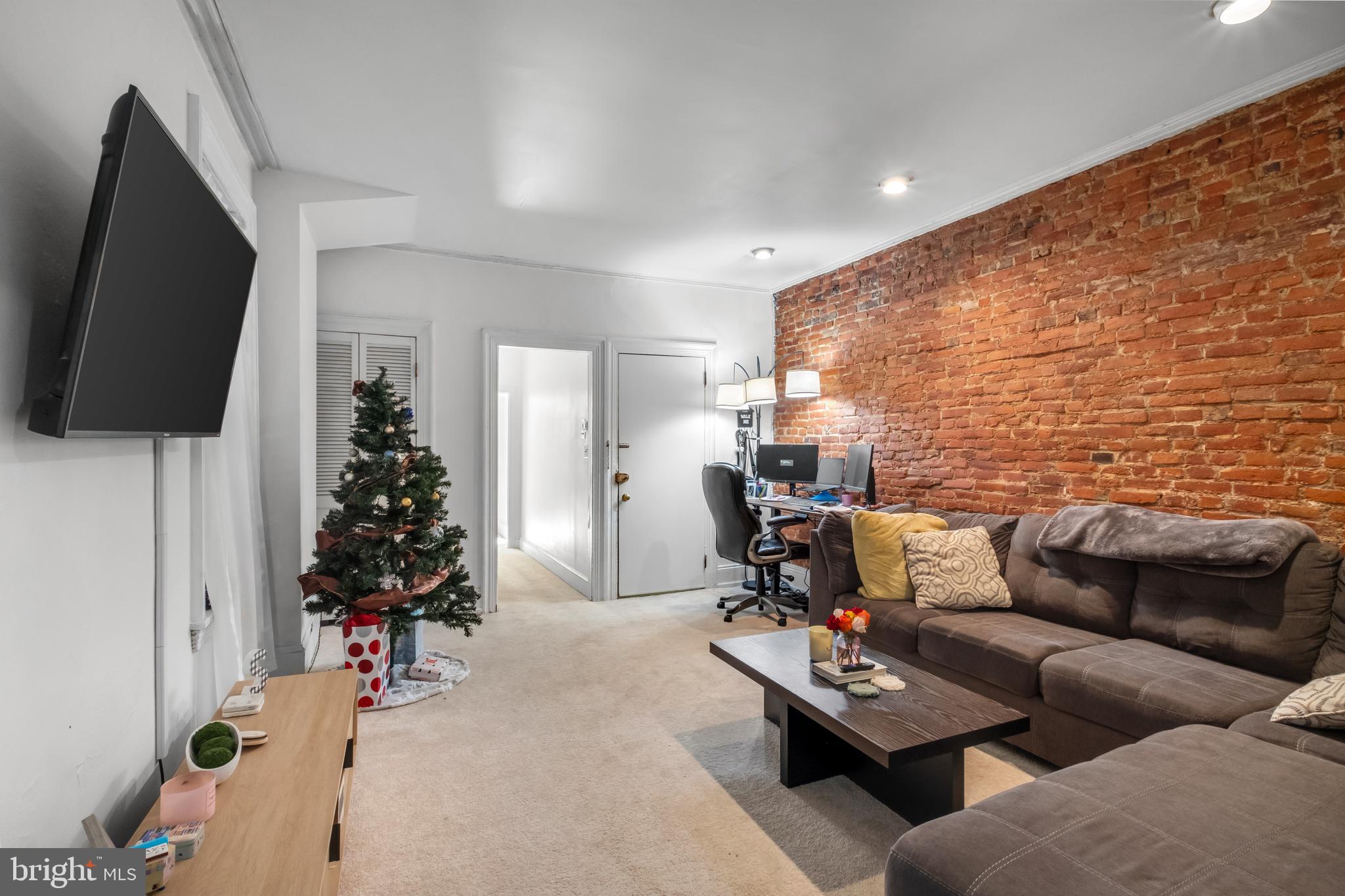FAIRMOUNT - Residential