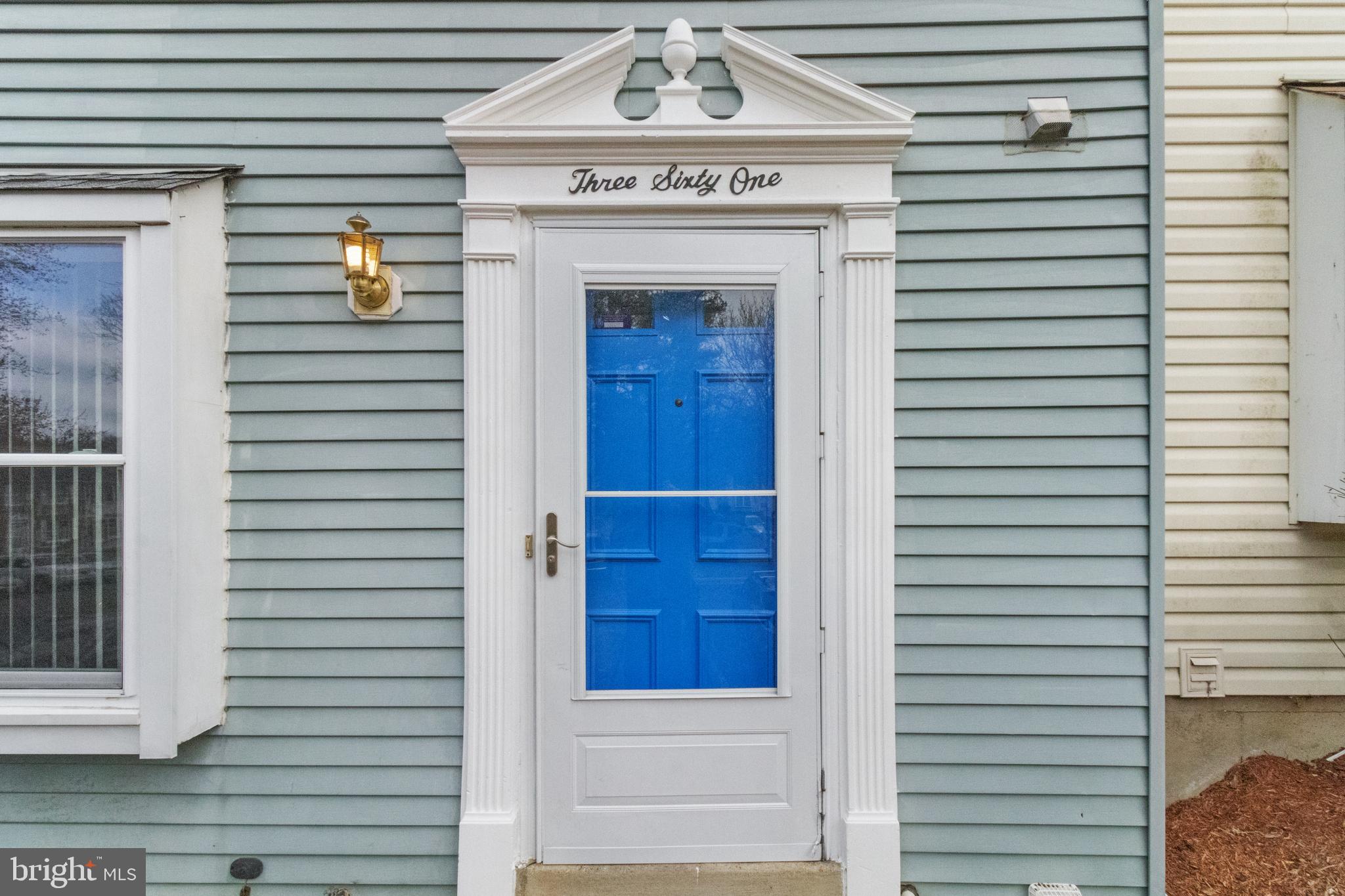 WESTHAMPTON - Residential