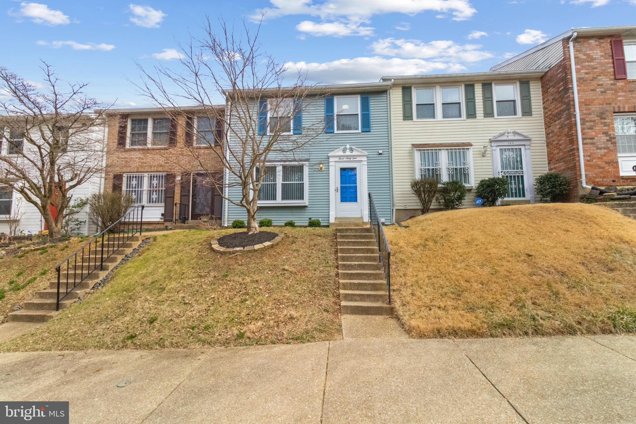 WESTHAMPTON - Residential