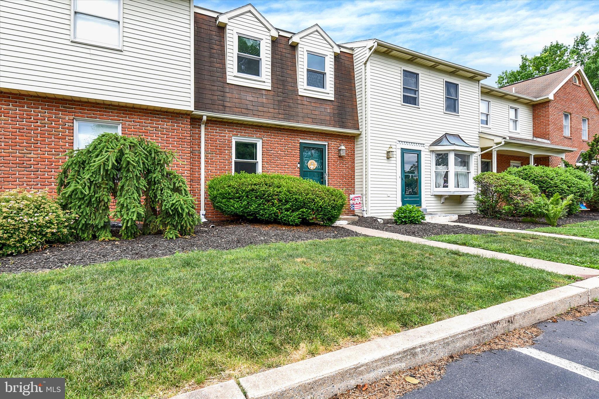 GARDEN COURT - Residential
