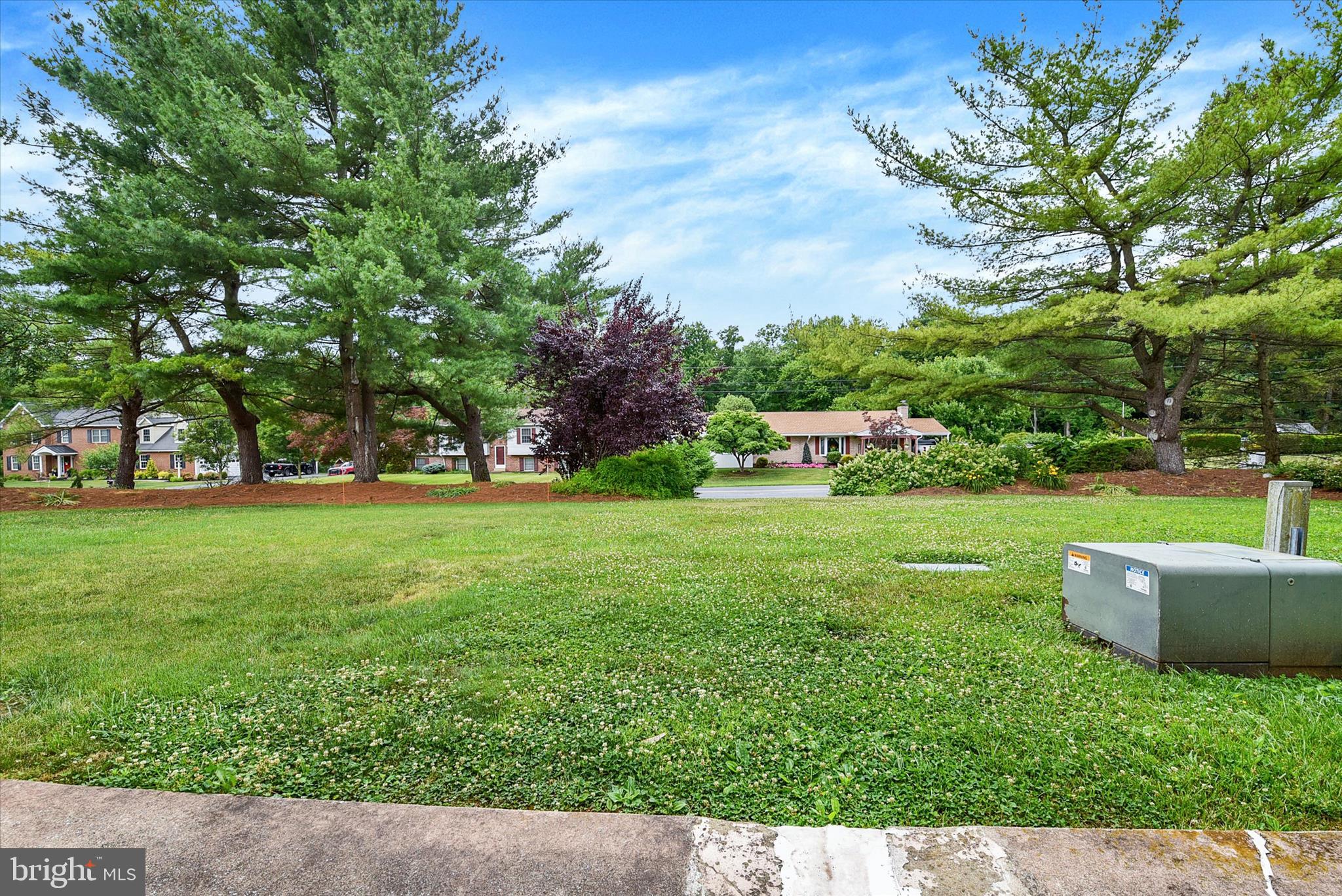 GARDEN COURT - Residential