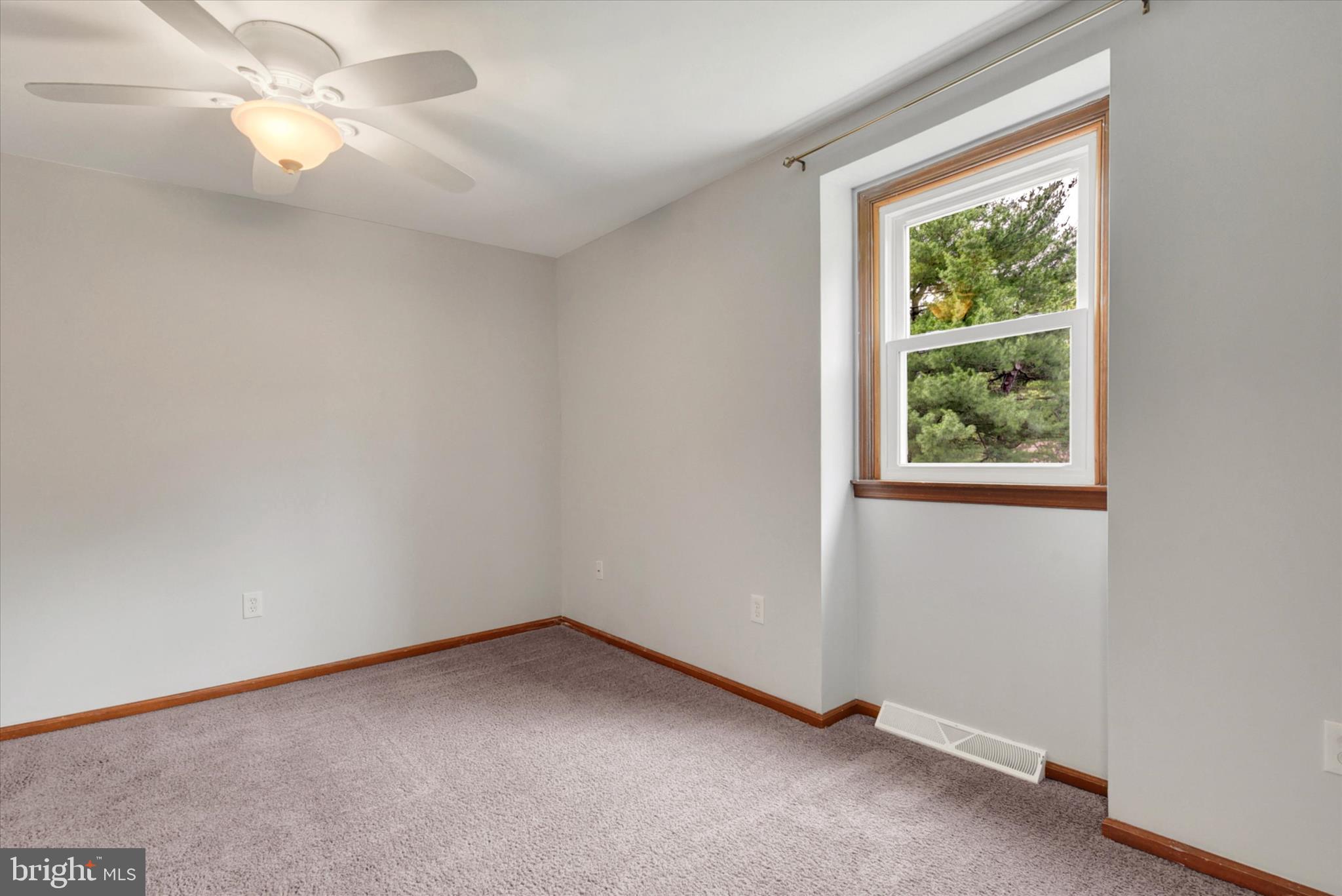 GARDEN COURT - Residential