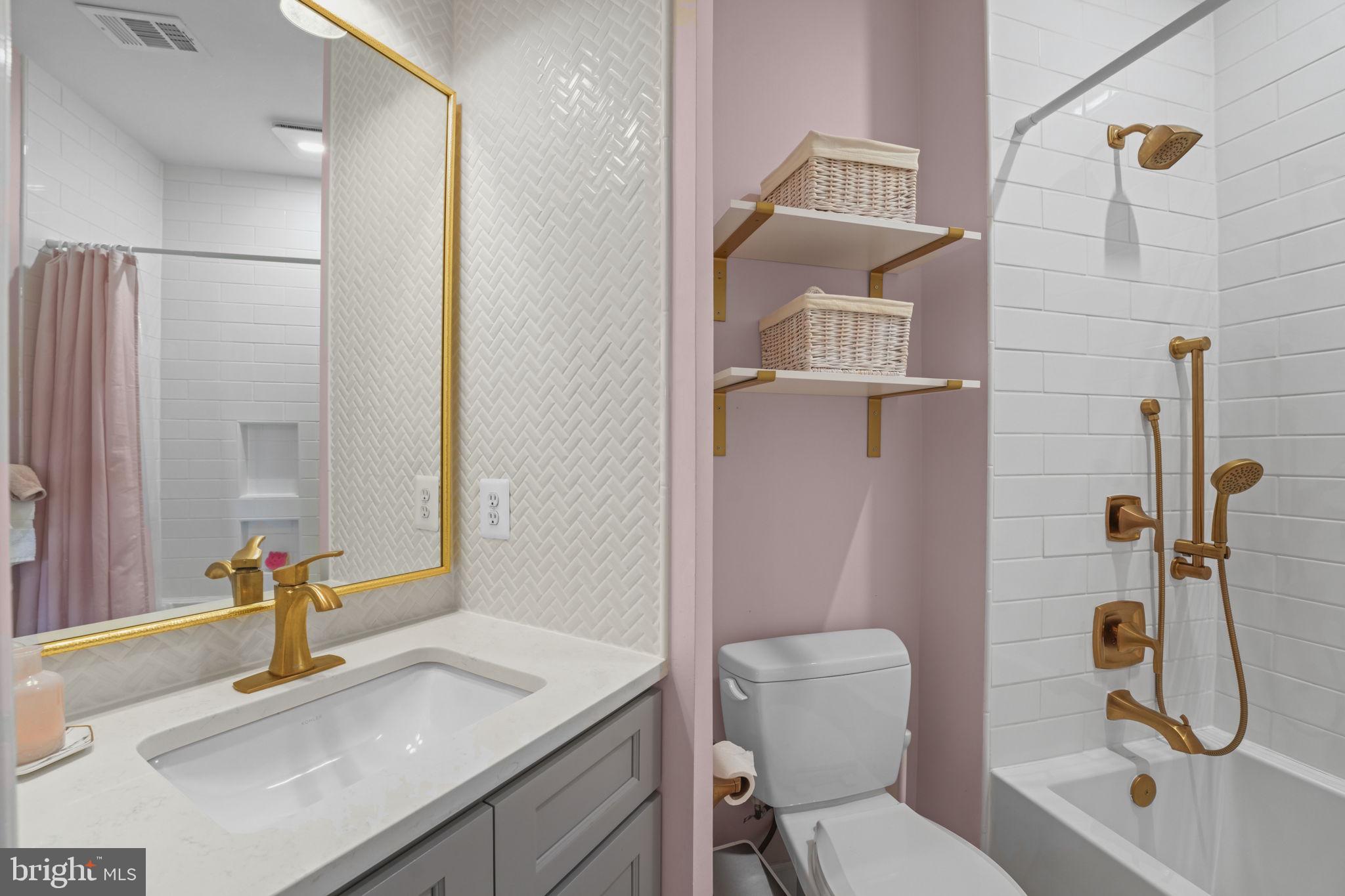 ESTATES AT LOWES - Residential