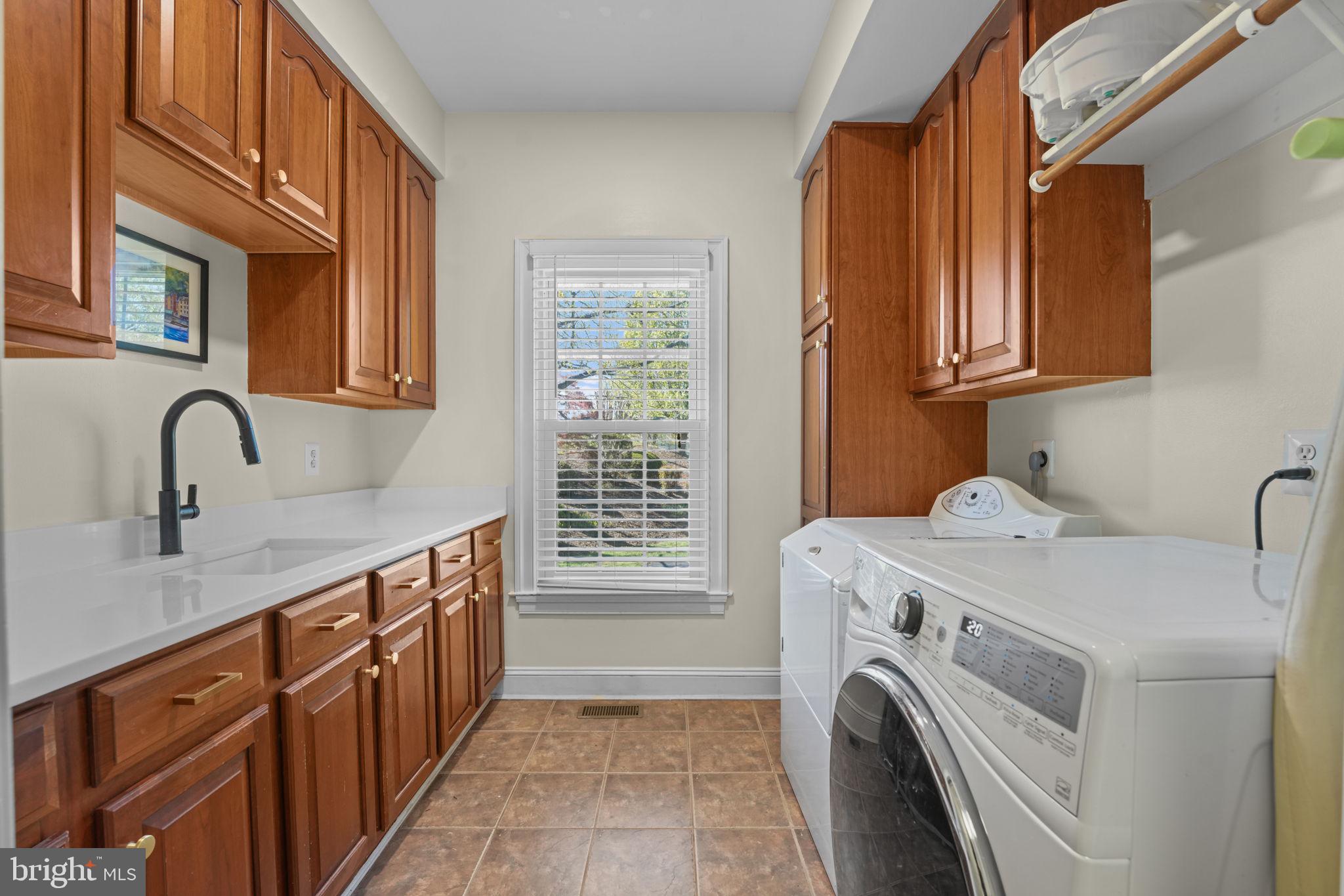 ESTATES AT LOWES - Residential