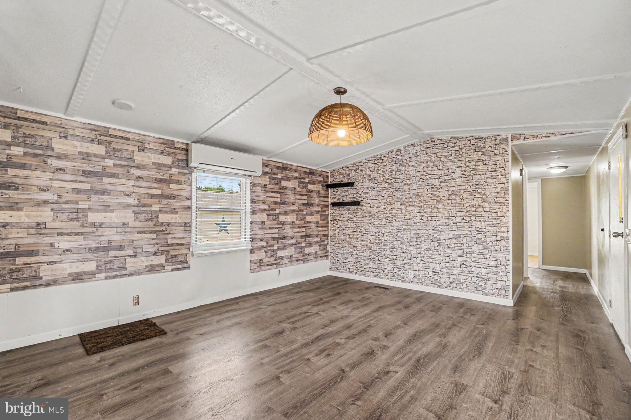 NORTHCRES ACRES MHP - Residential