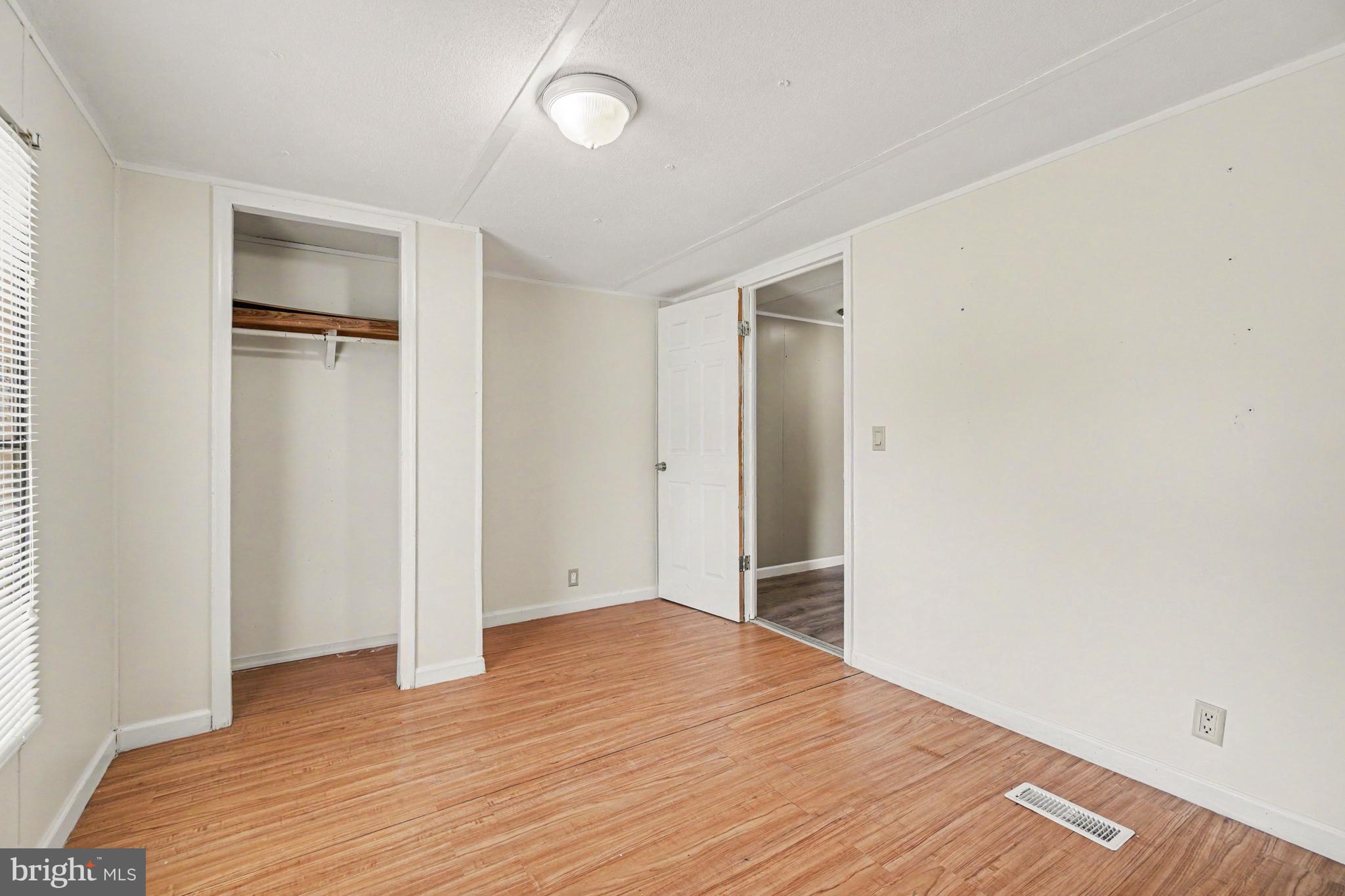 NORTHCRES ACRES MHP - Residential