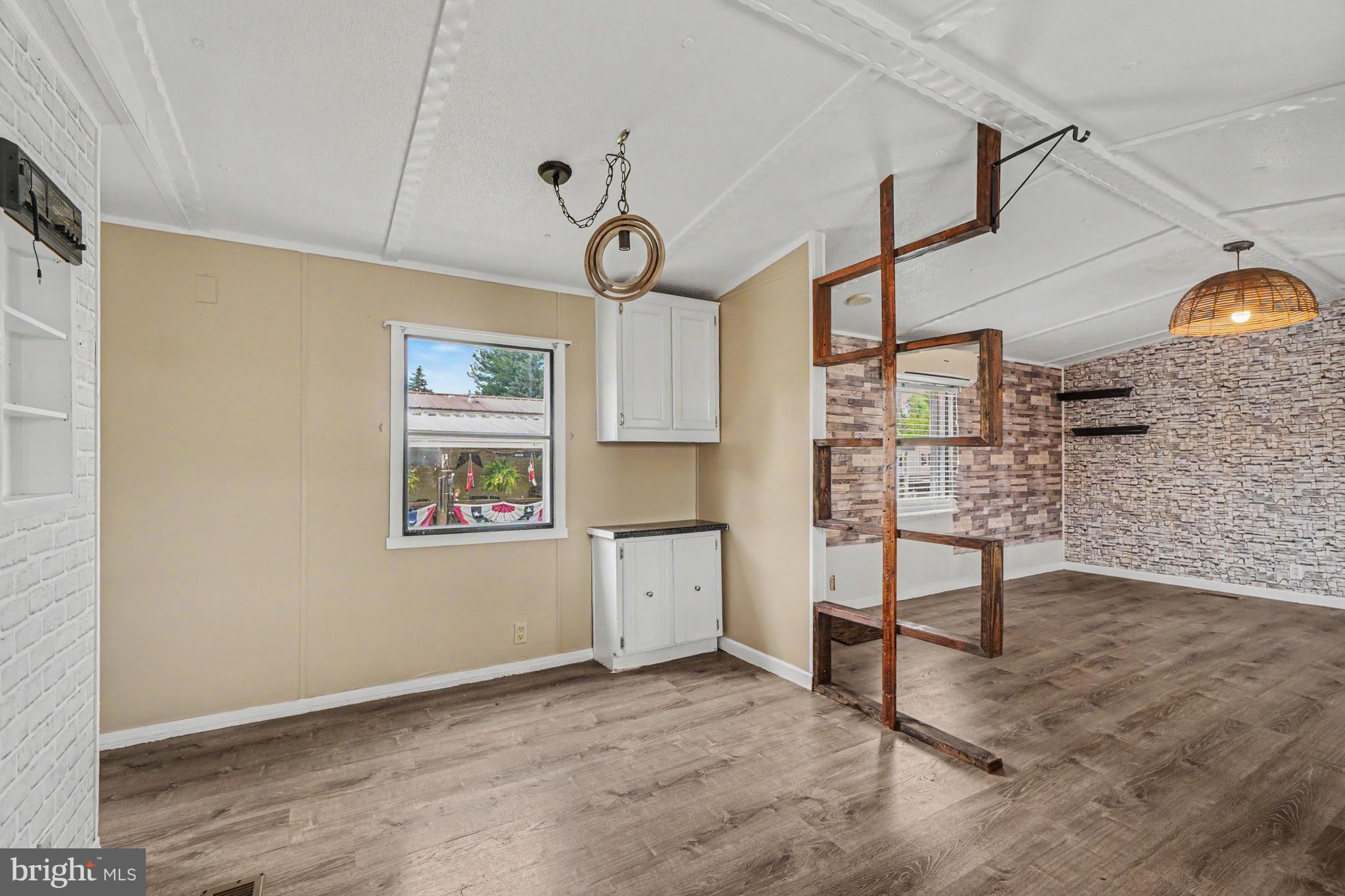 NORTHCRES ACRES MHP - Residential