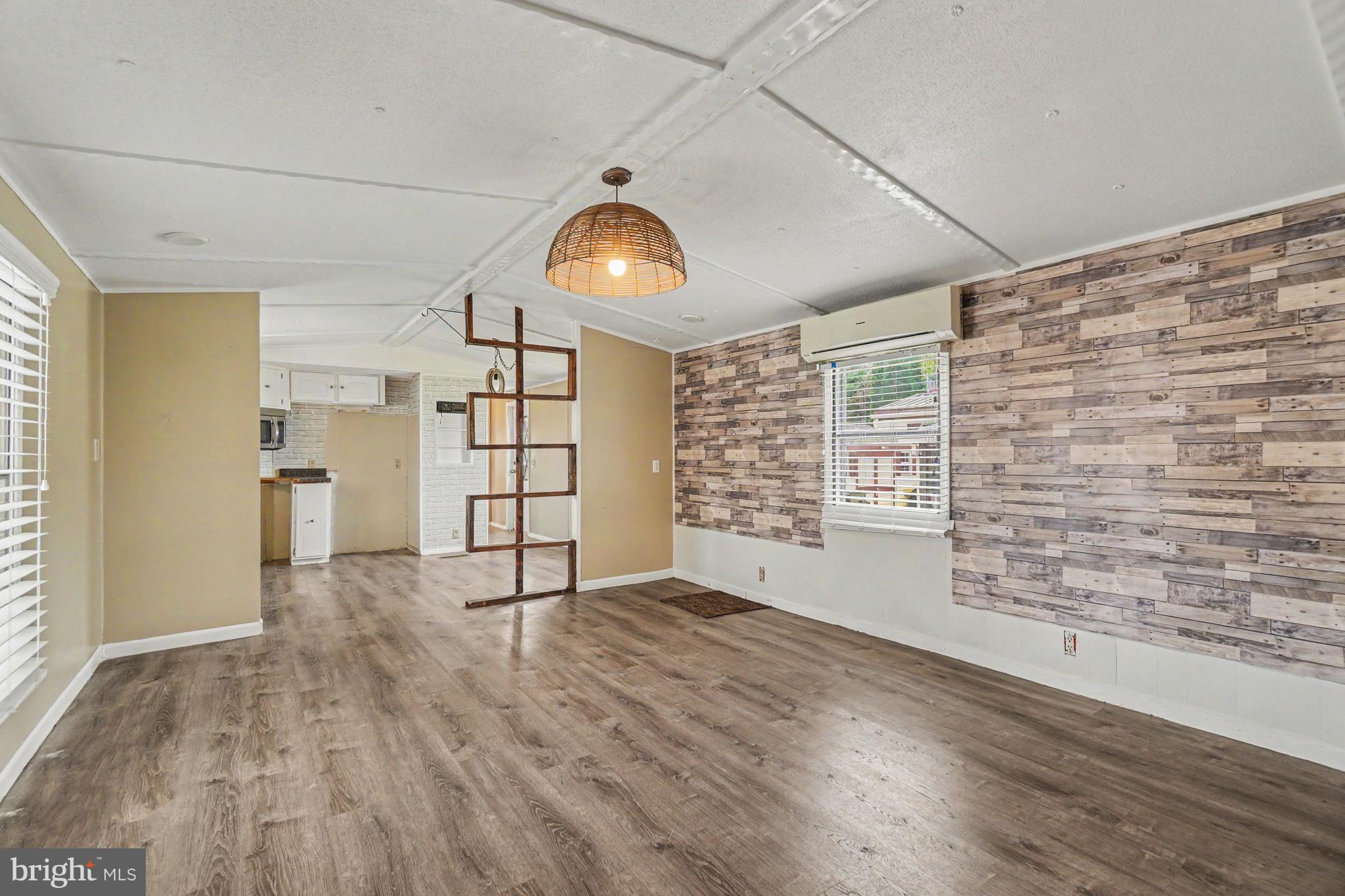 NORTHCRES ACRES MHP - Residential