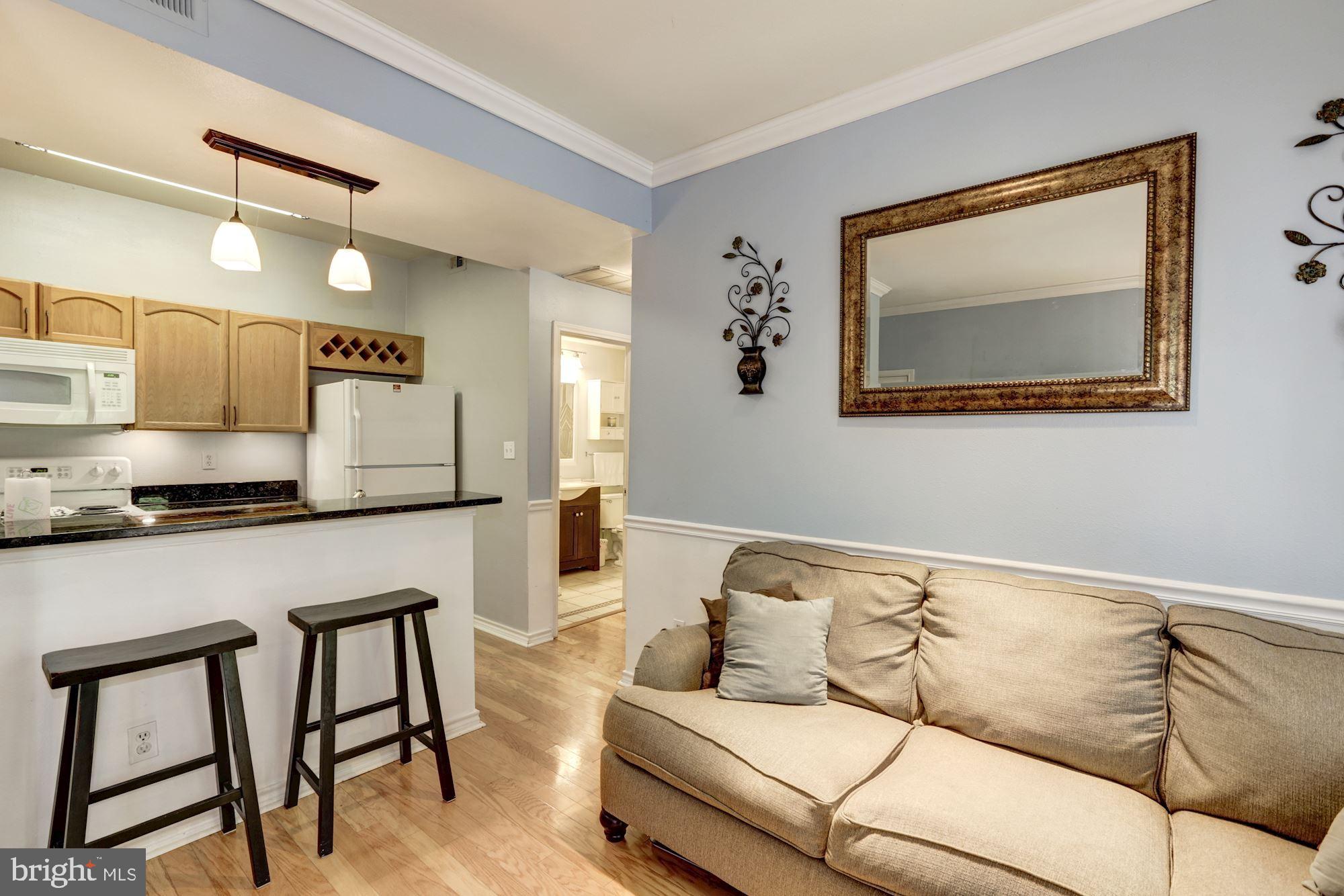 PENDERBROOK SQUARE CONDOMINIUMS - Residential