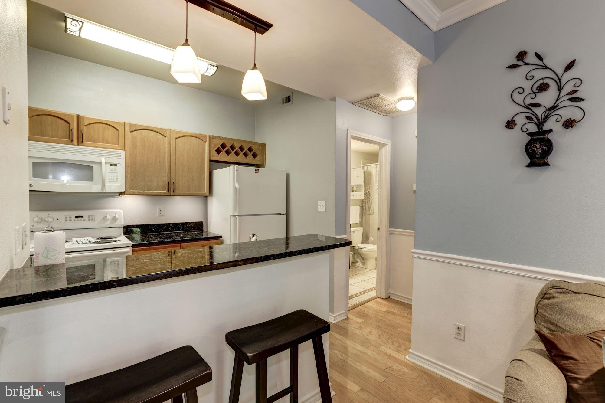 PENDERBROOK SQUARE CONDOMINIUMS - Residential