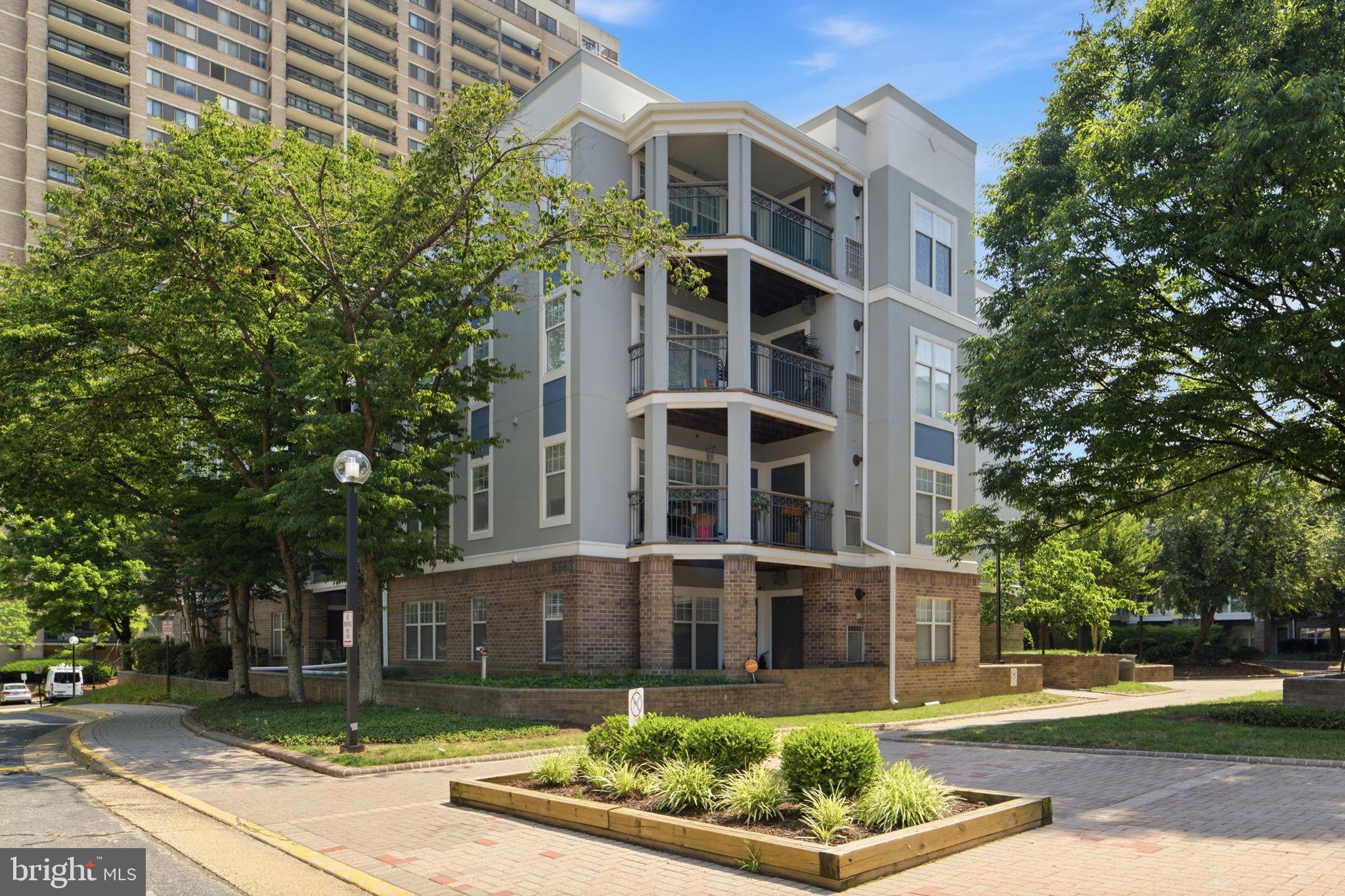SAVOY PARK CONDOMINIUMS - Residential