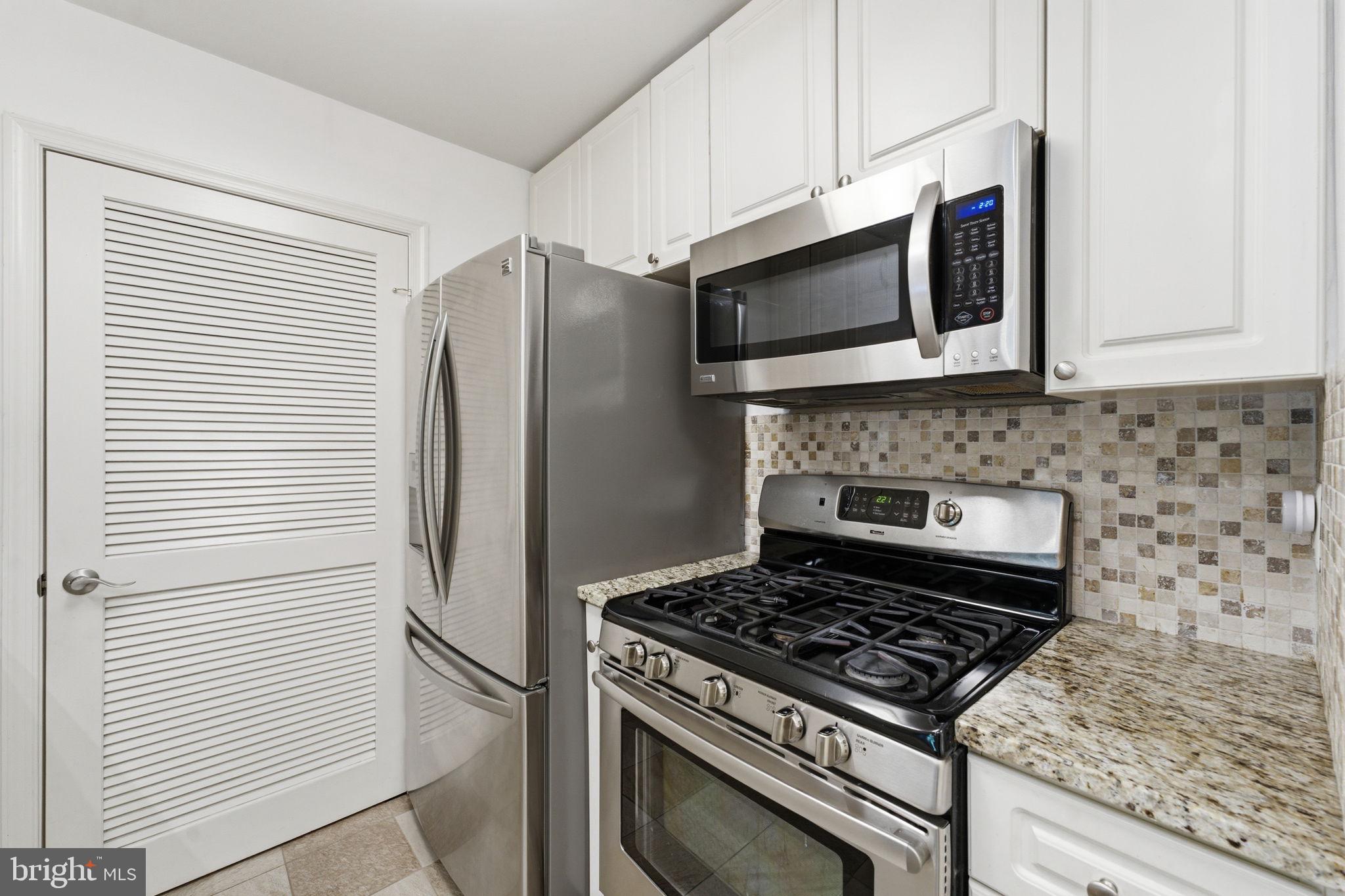 SAVOY PARK CONDOMINIUMS - Residential