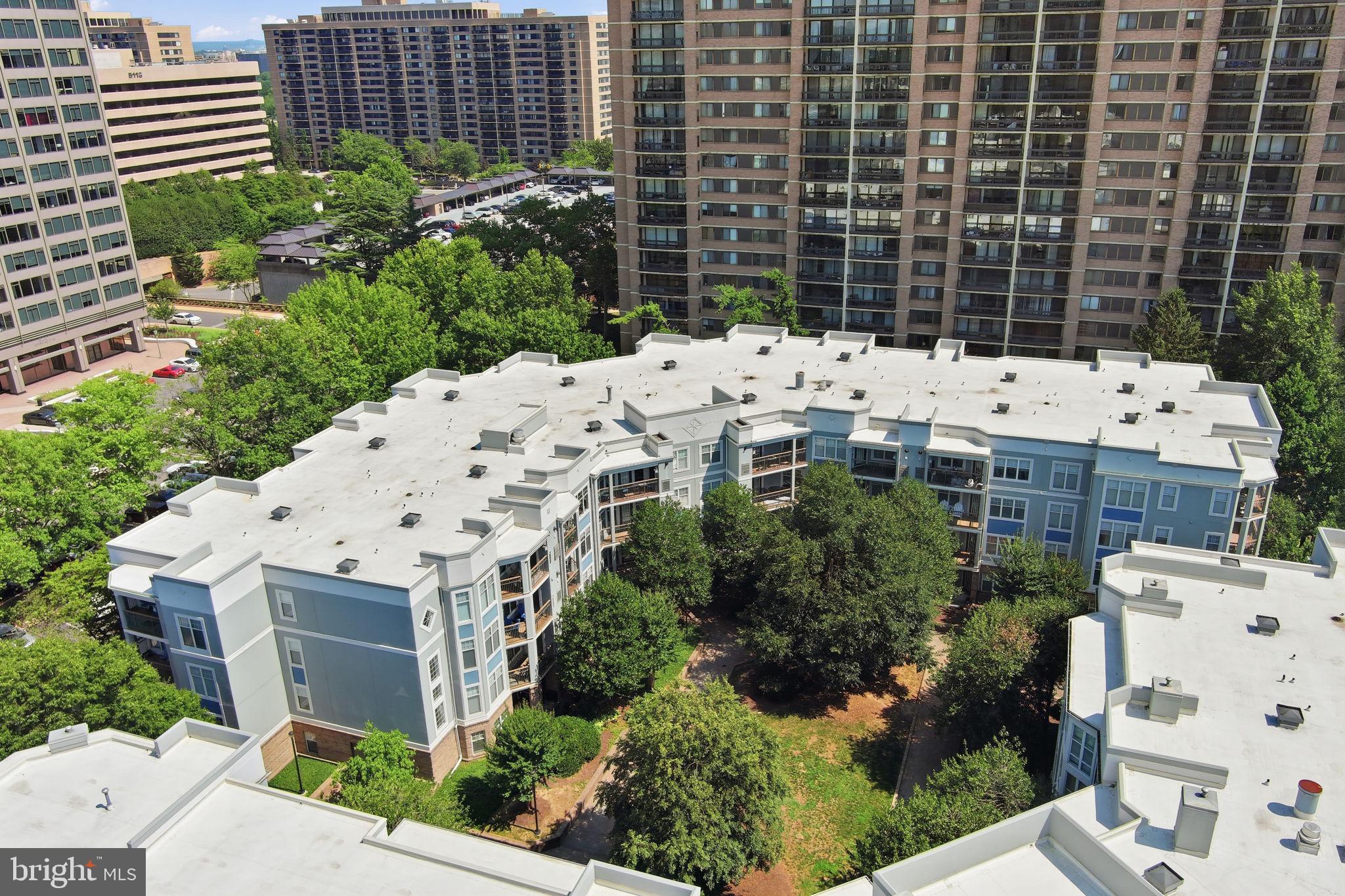 SAVOY PARK CONDOMINIUMS - Residential
