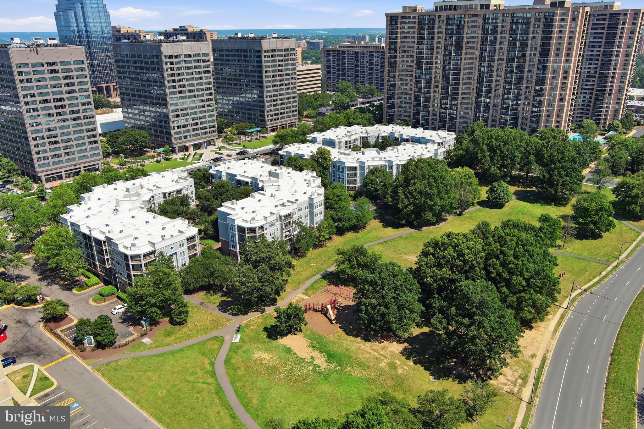 SAVOY PARK CONDOMINIUMS - Residential