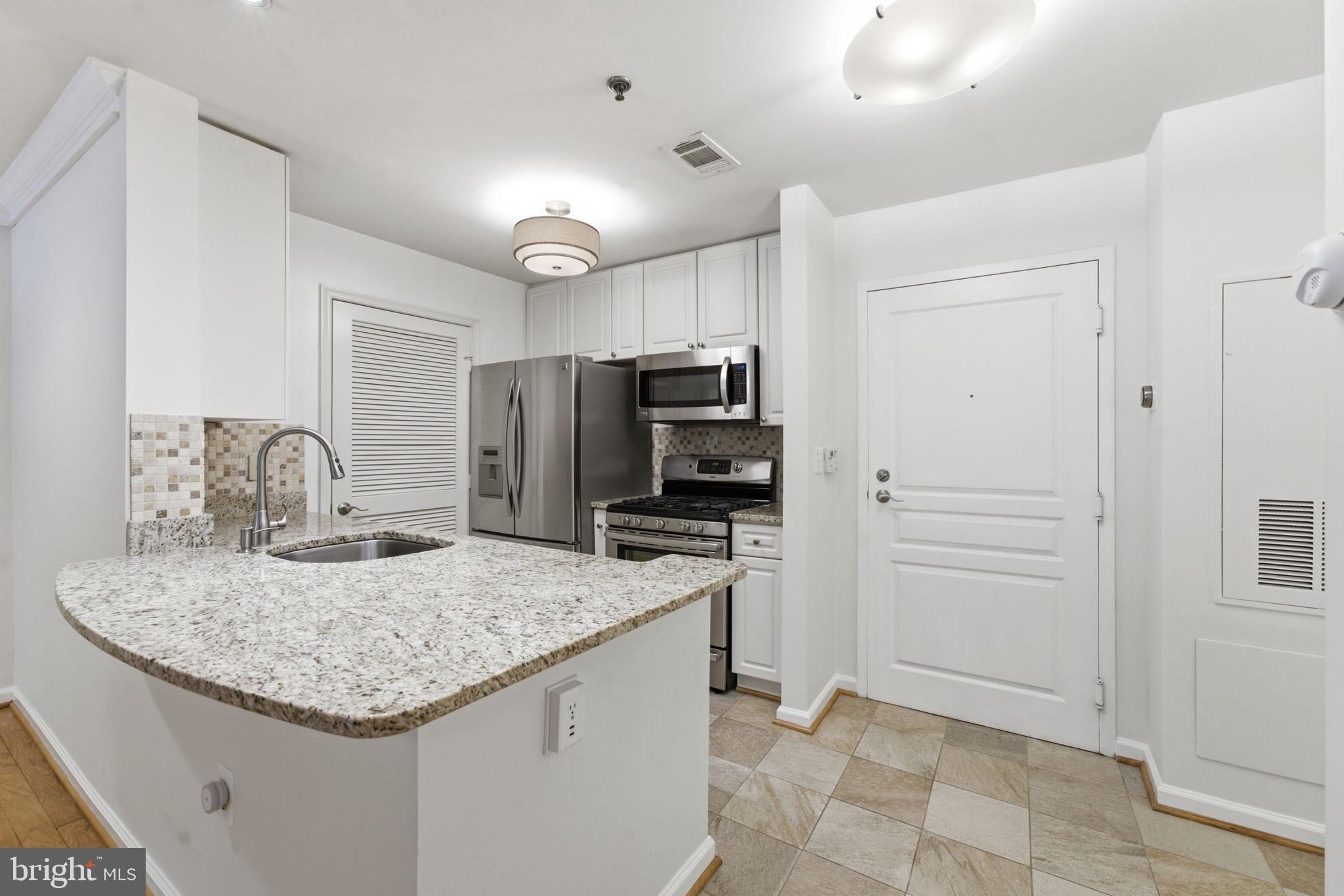 SAVOY PARK CONDOMINIUMS - Residential