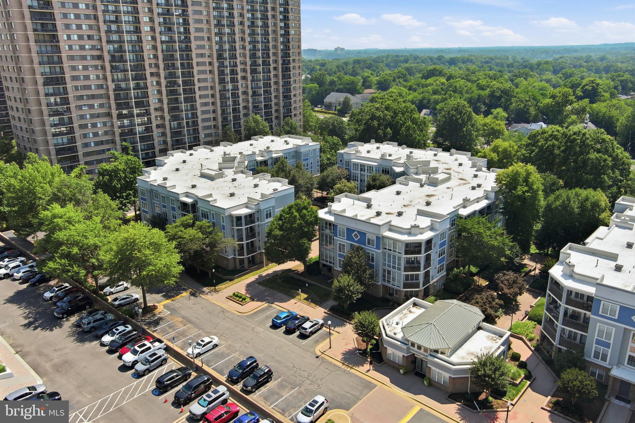 SAVOY PARK CONDOMINIUMS - Residential